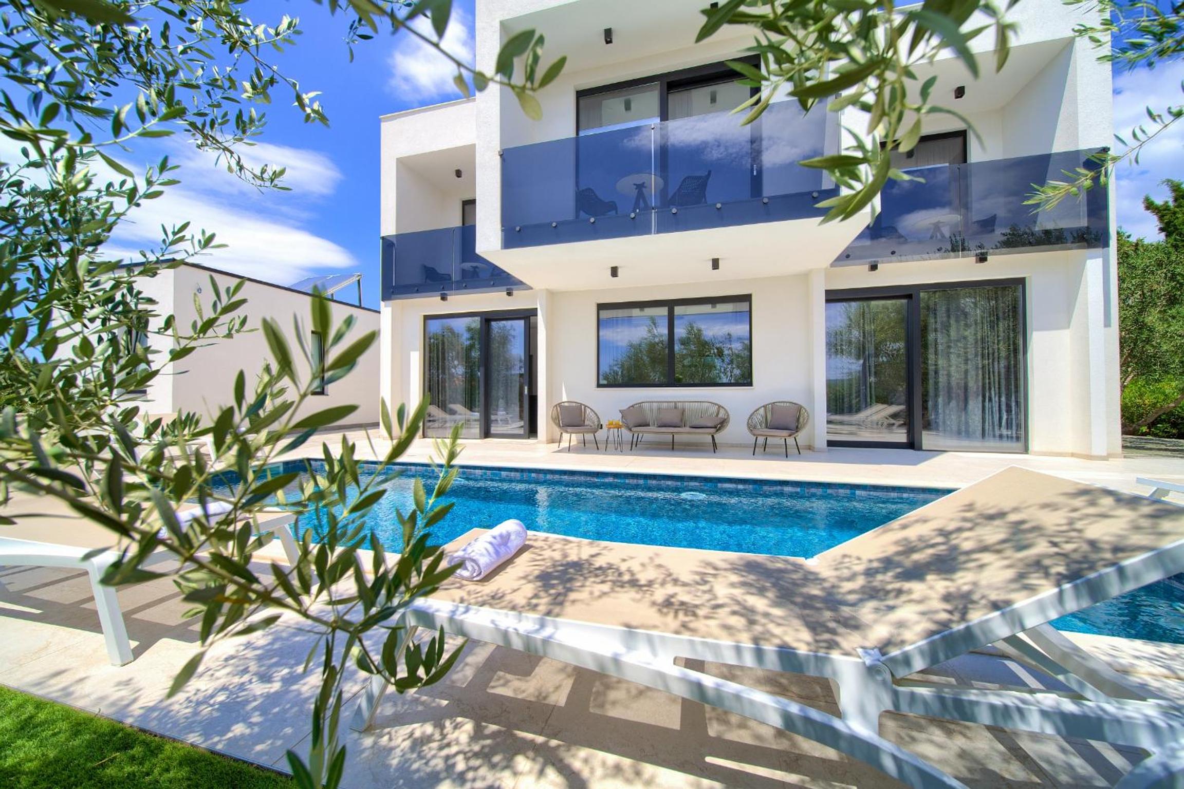 Villa Olive Garden with heated pool and sauna view 5