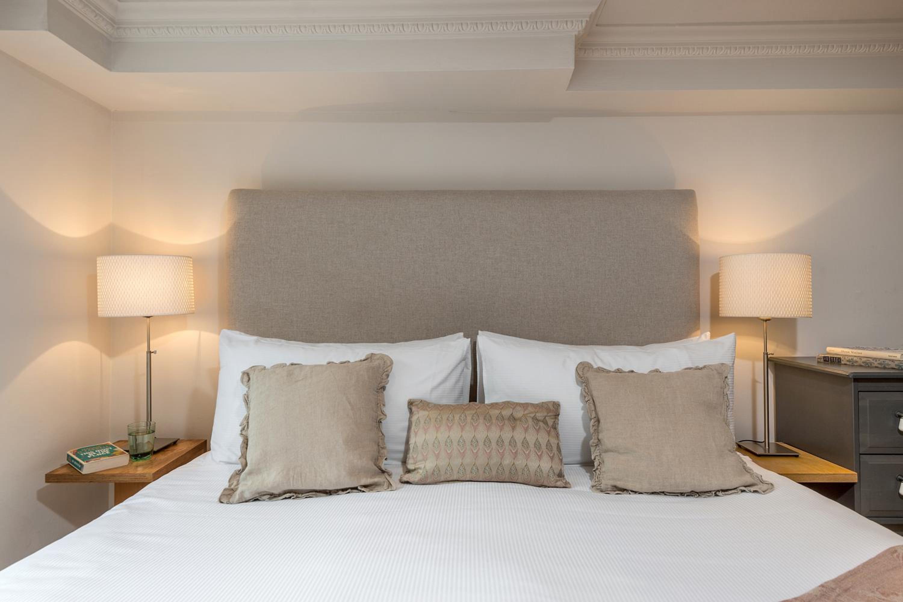 Spacious, Calm One Bedroom