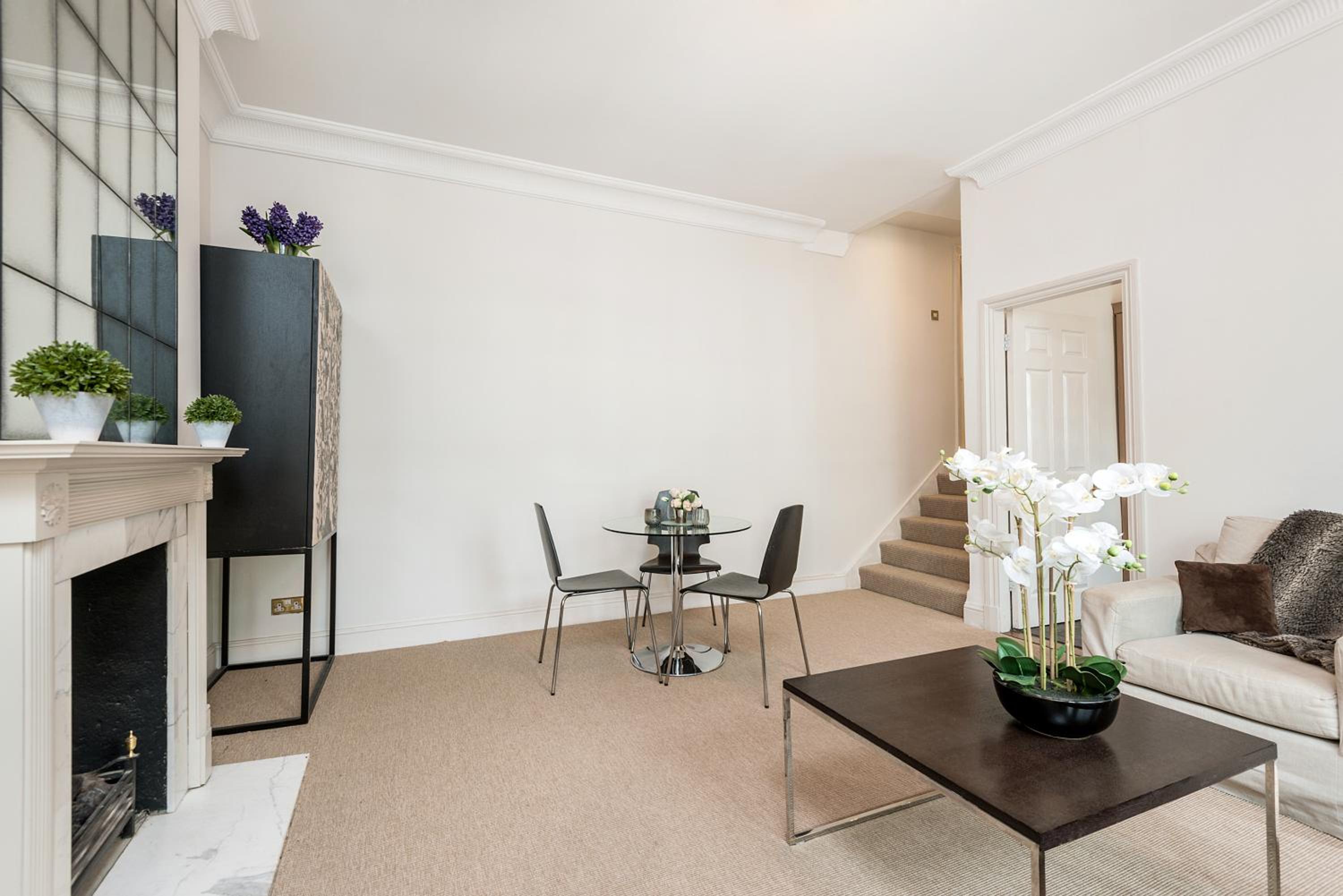 Spacious, Calm One Bedroom
