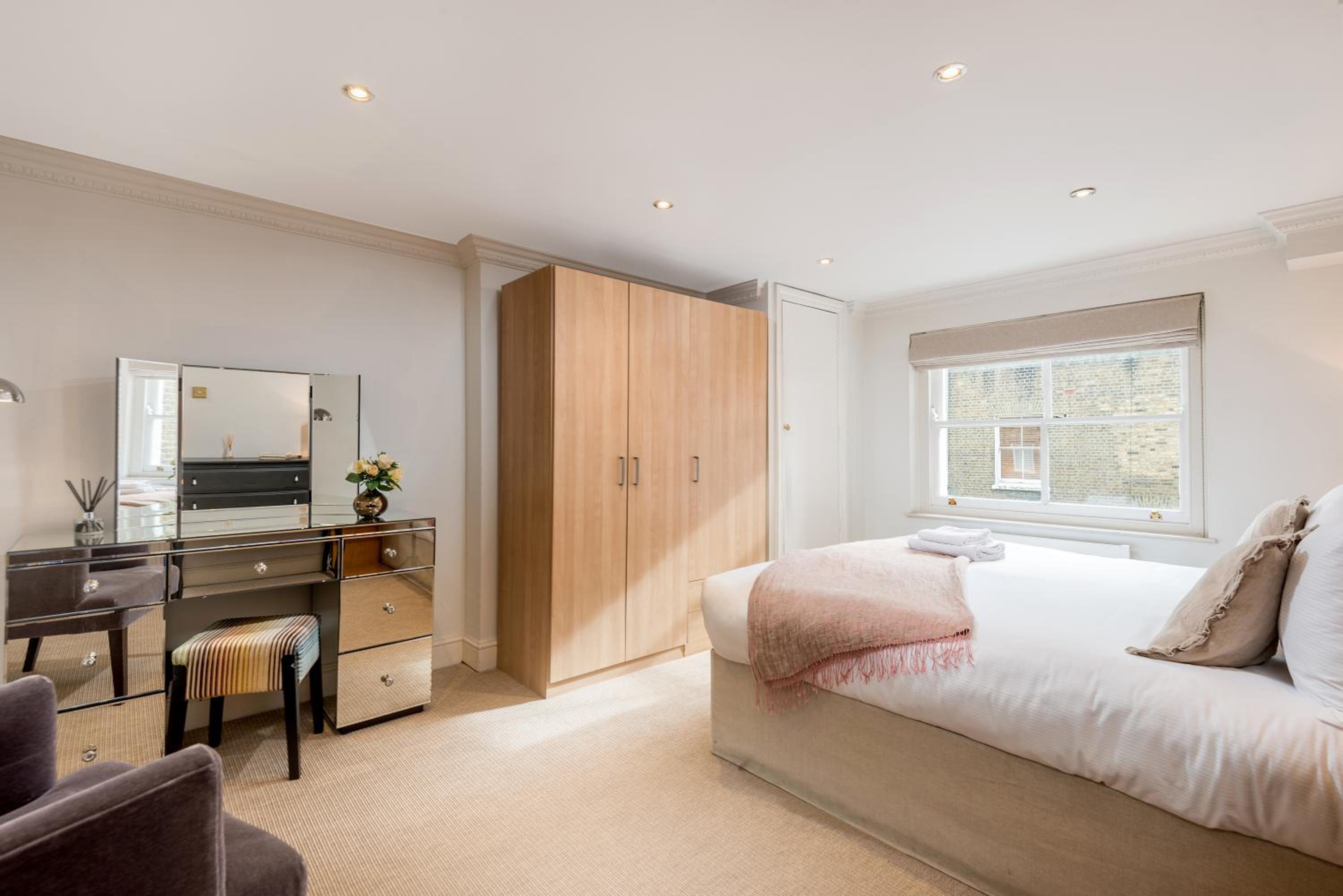 Spacious, Calm One Bedroom