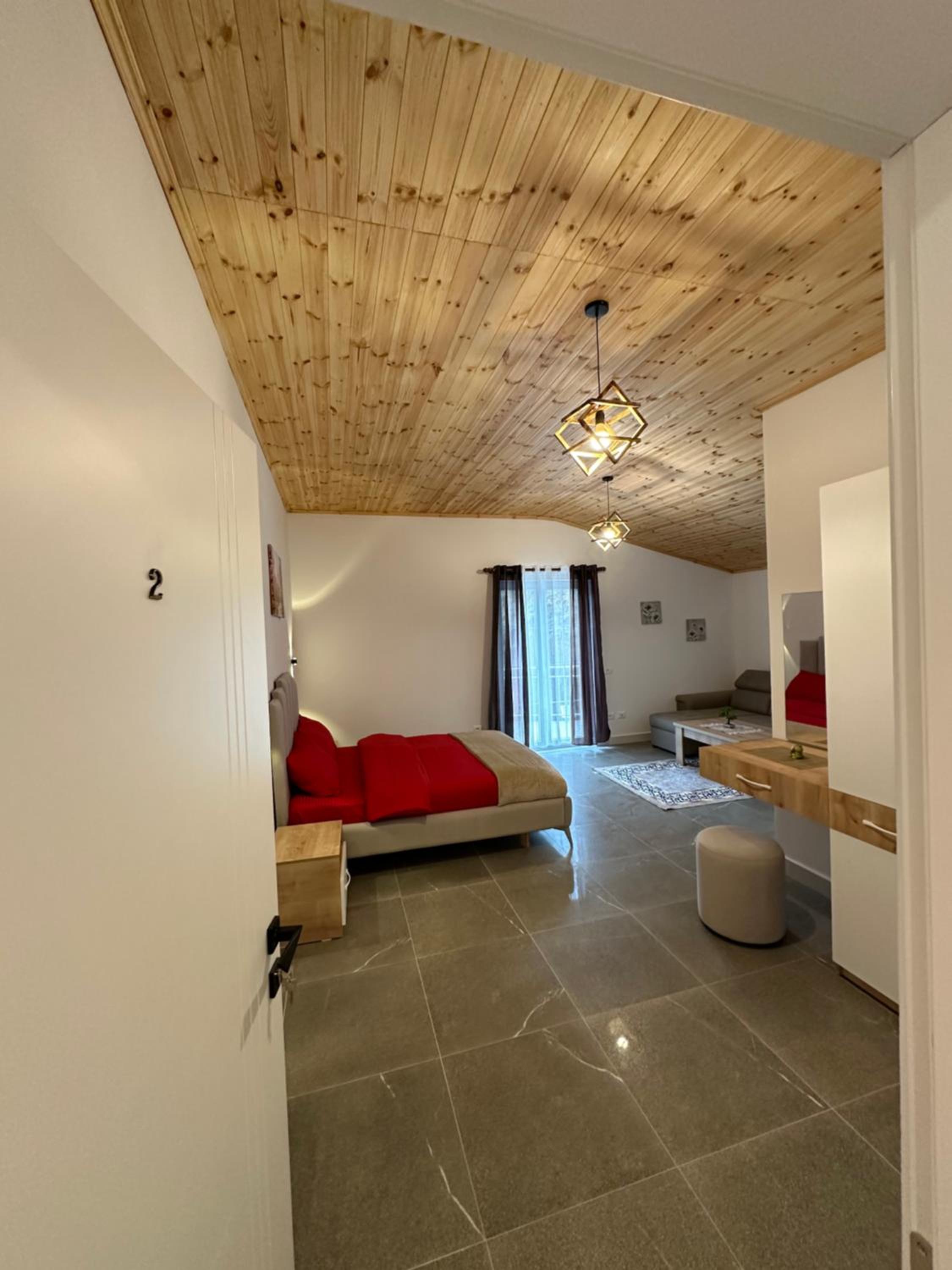 Qyteza Guest House & Camping