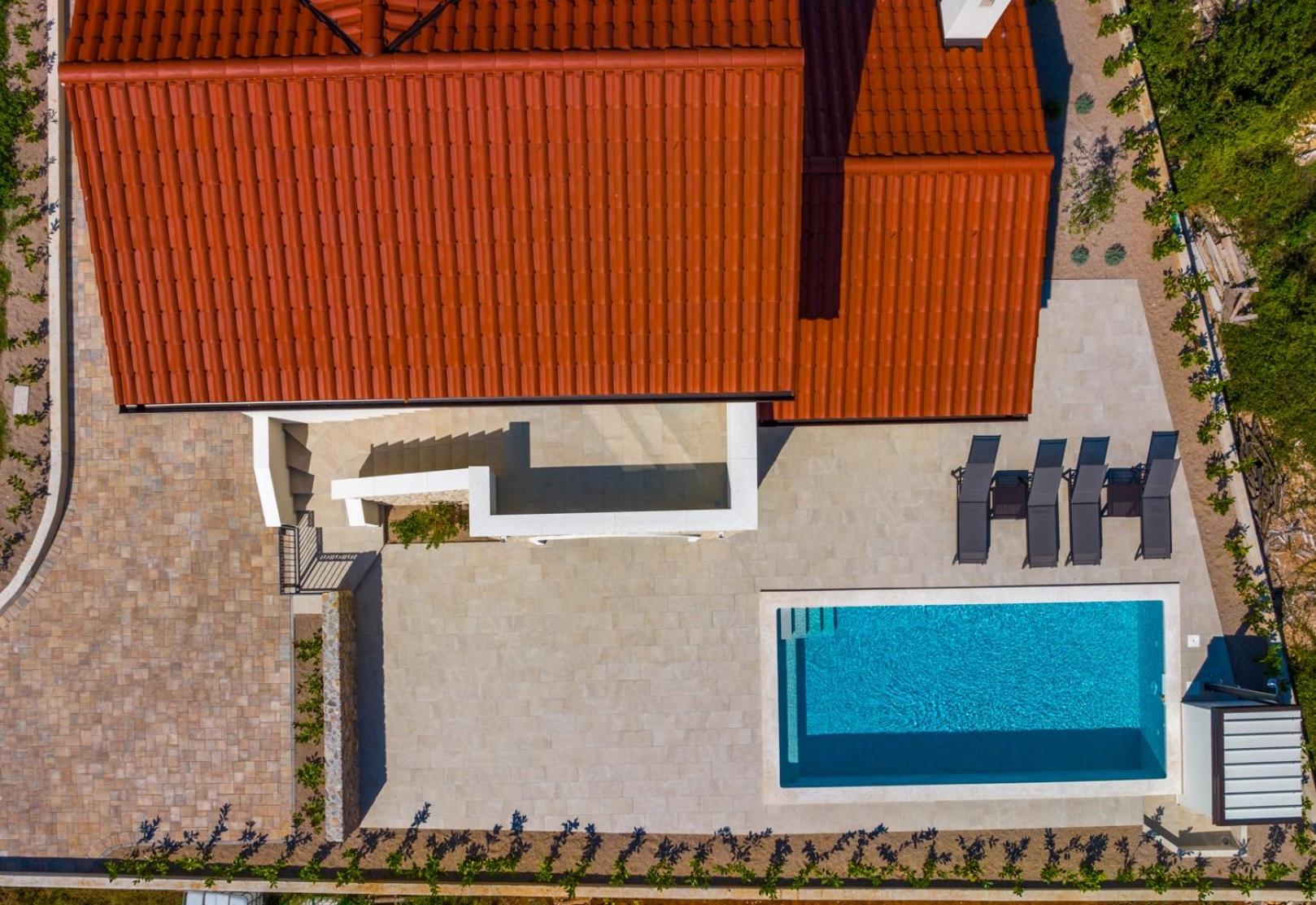 Villa Malina with heated pool view 4
