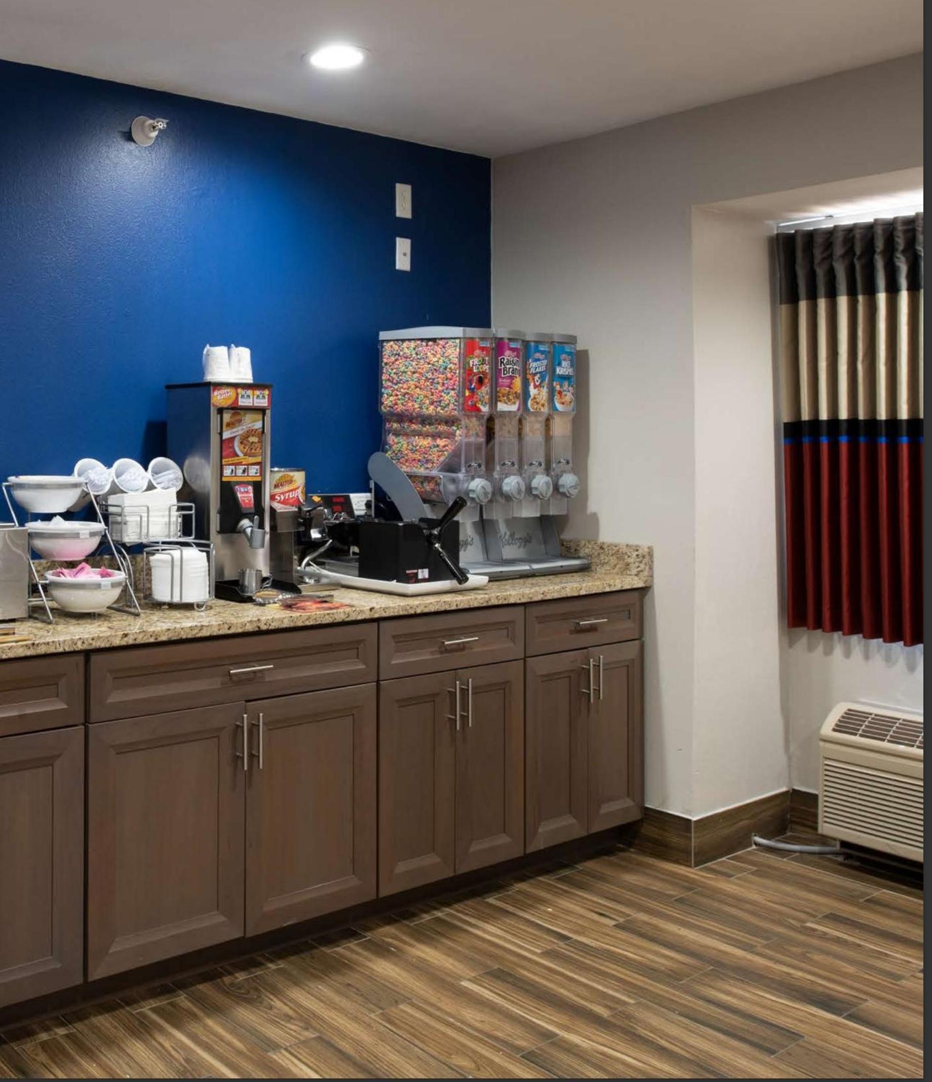 Microtel Inn & Suites by Wyndham Springfield view 3