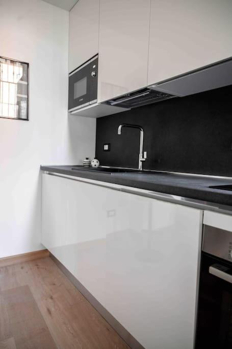 The Yellow; Luxury Loft in the center of Milan