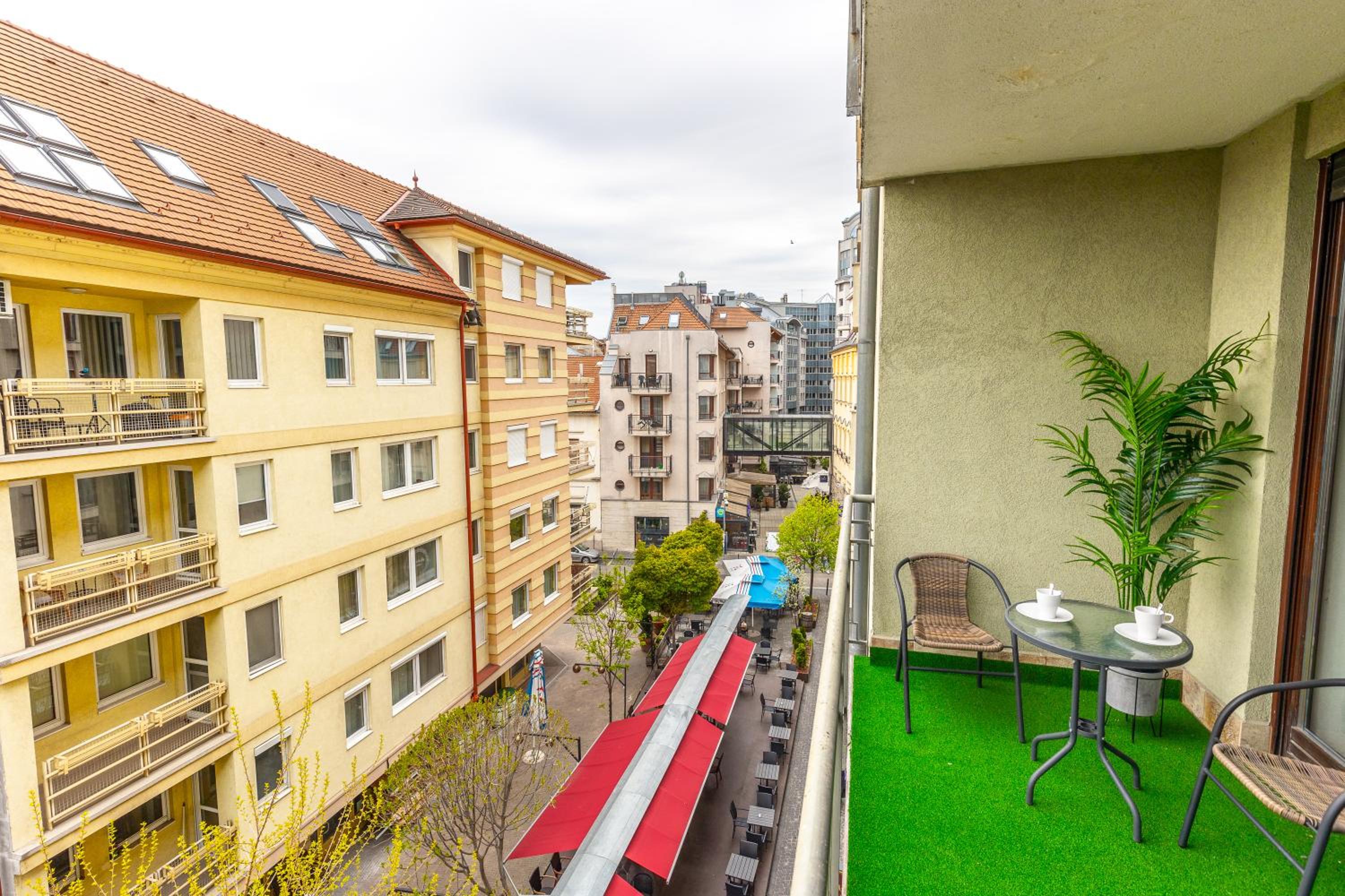 Kazinczy 52 B Apartment