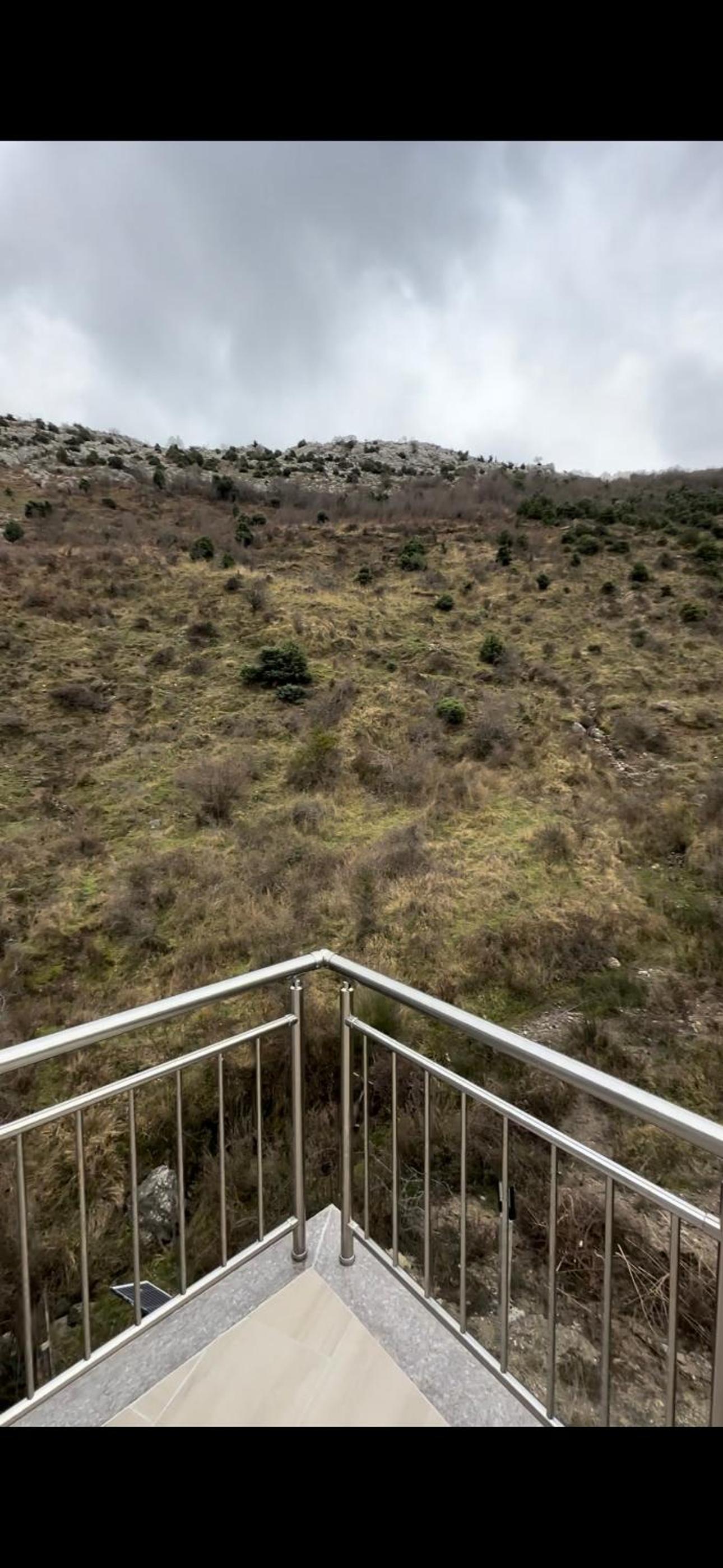 Qyteza Guest House & Camping