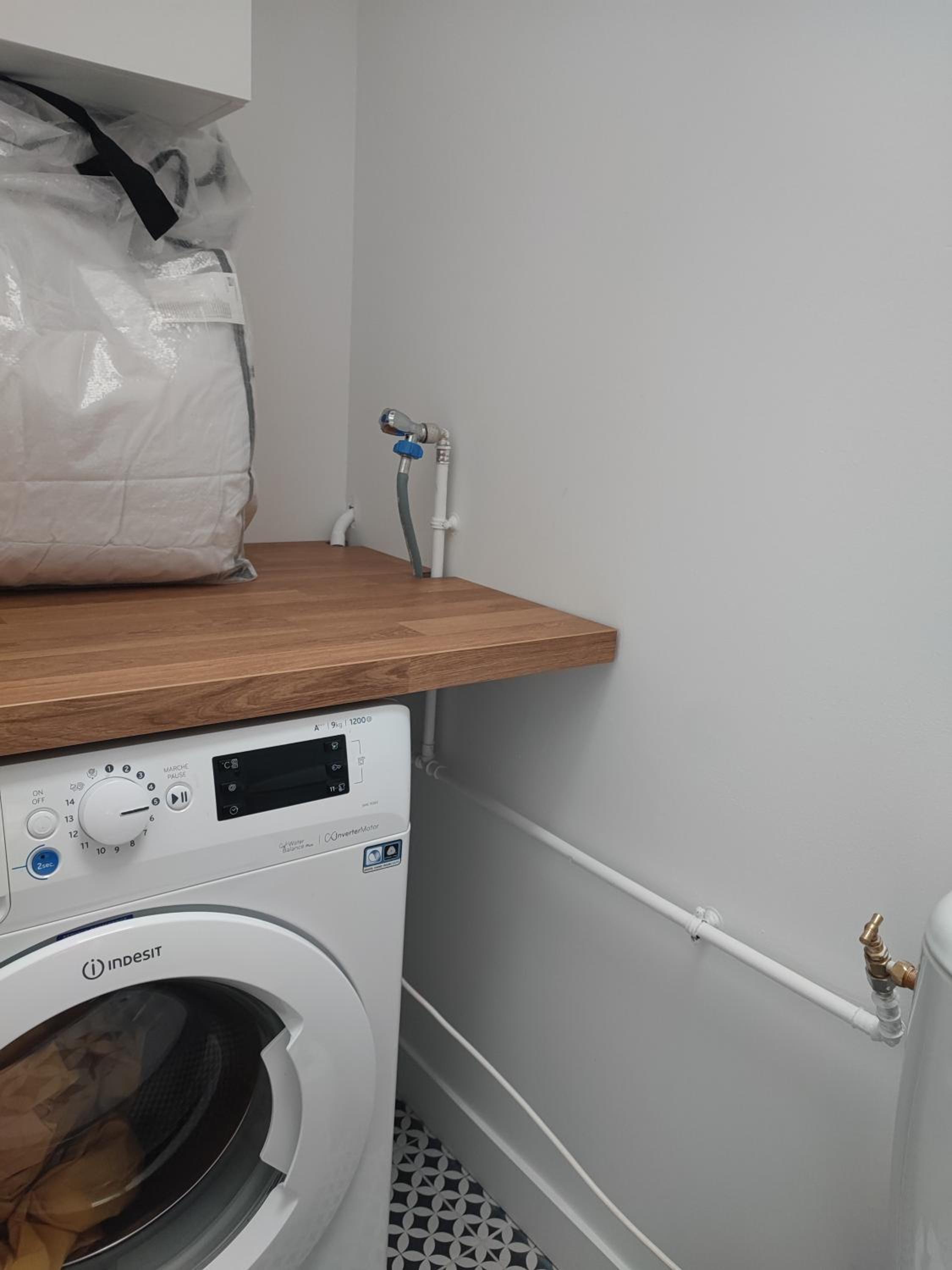 Maison calme et familiale avec cour, 3 chambres, 3 salles de bains à 10 min à pied de la gare
