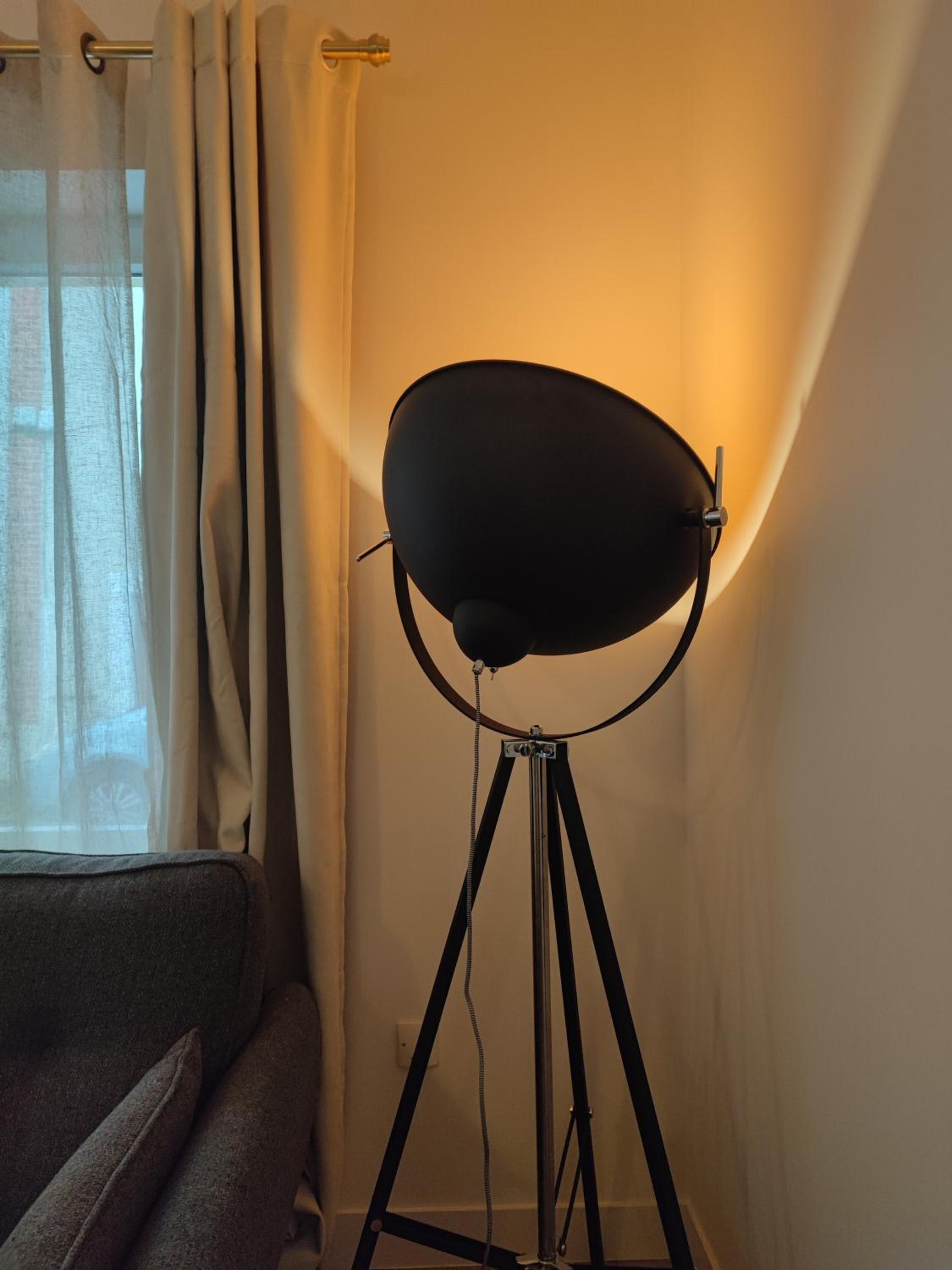 Maison calme et familiale avec cour, 3 chambres, 3 salles de bains à 10 min à pied de la gare