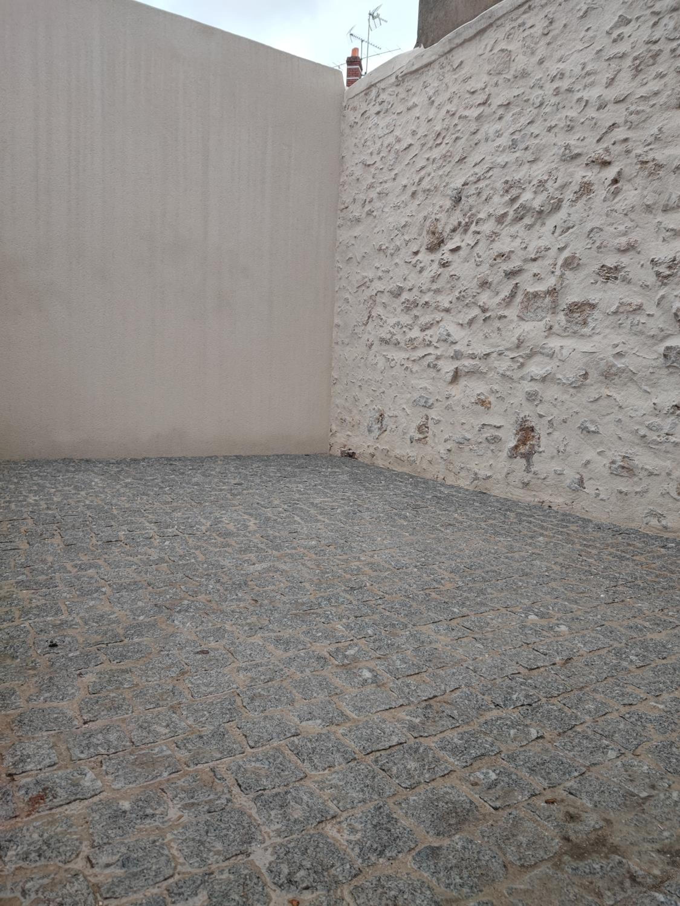 Maison calme et familiale avec cour, 3 chambres, 3 salles de bains à 10 min à pied de la gare