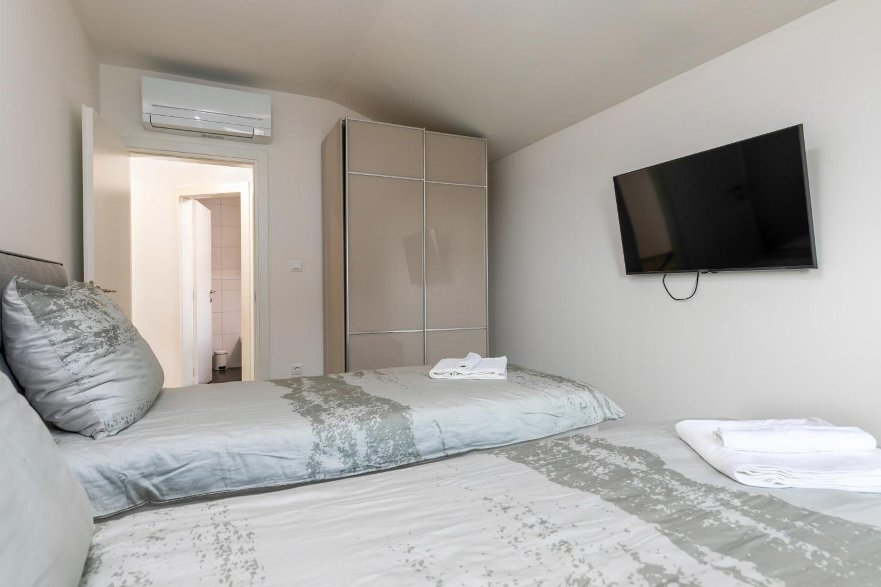 Diminici Villas 4 bedroom villa with pool 12A view 4