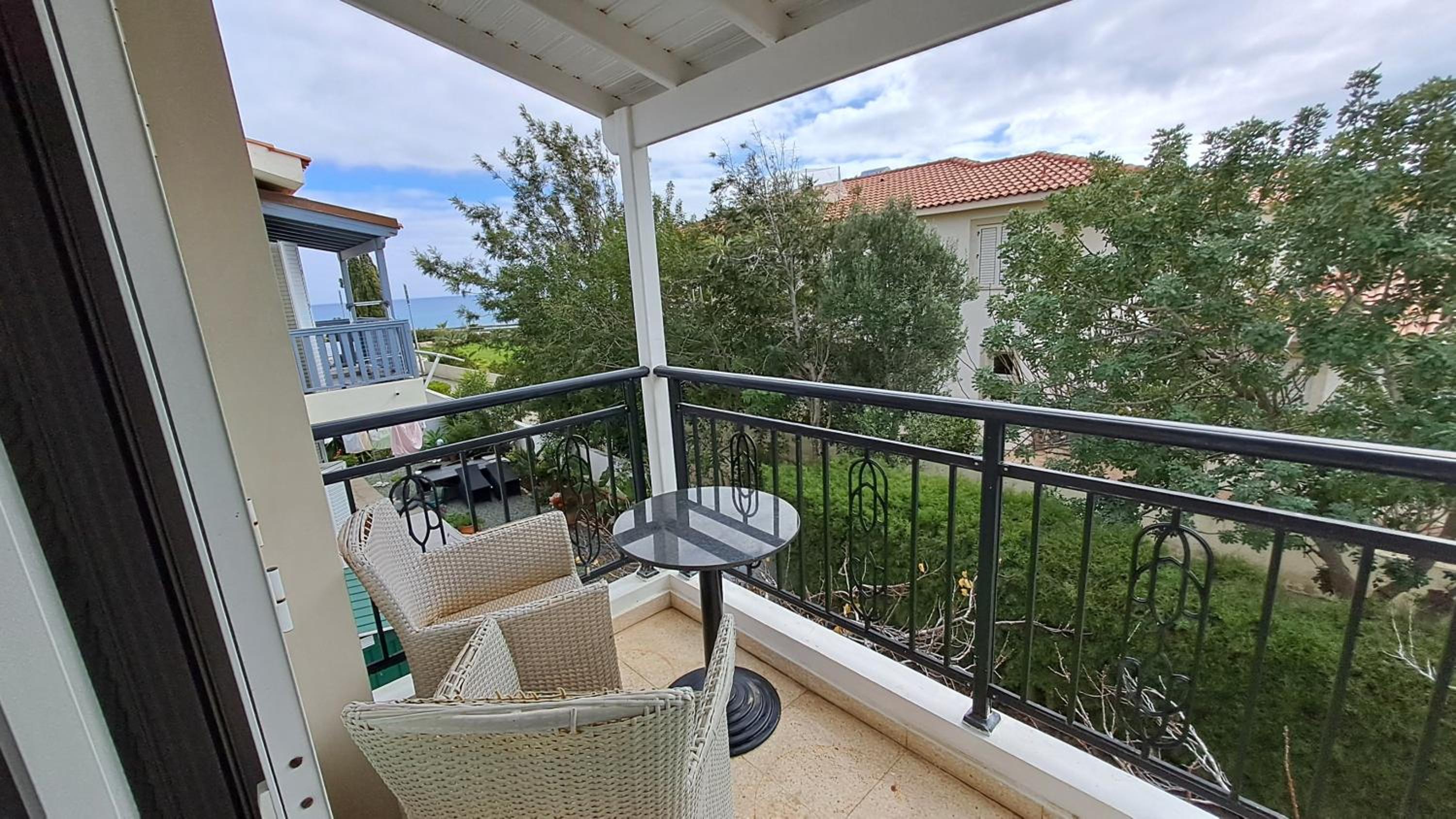 Faros Relaxing Seaside Villa