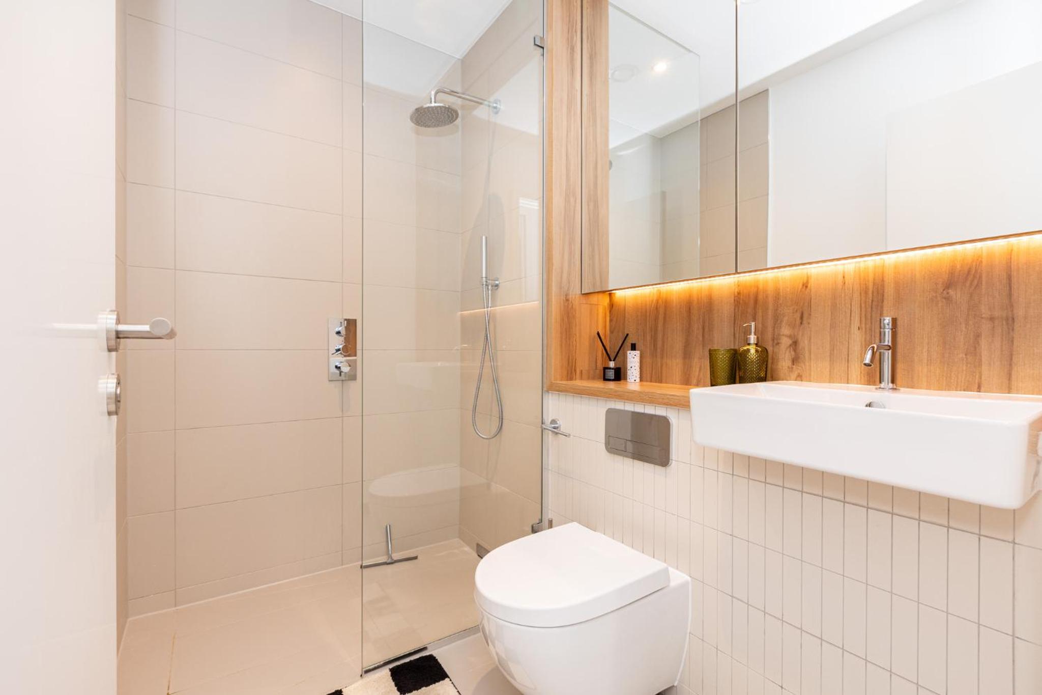 Modern New 1BR wbalcony, 2min Tottenham Hale Tube