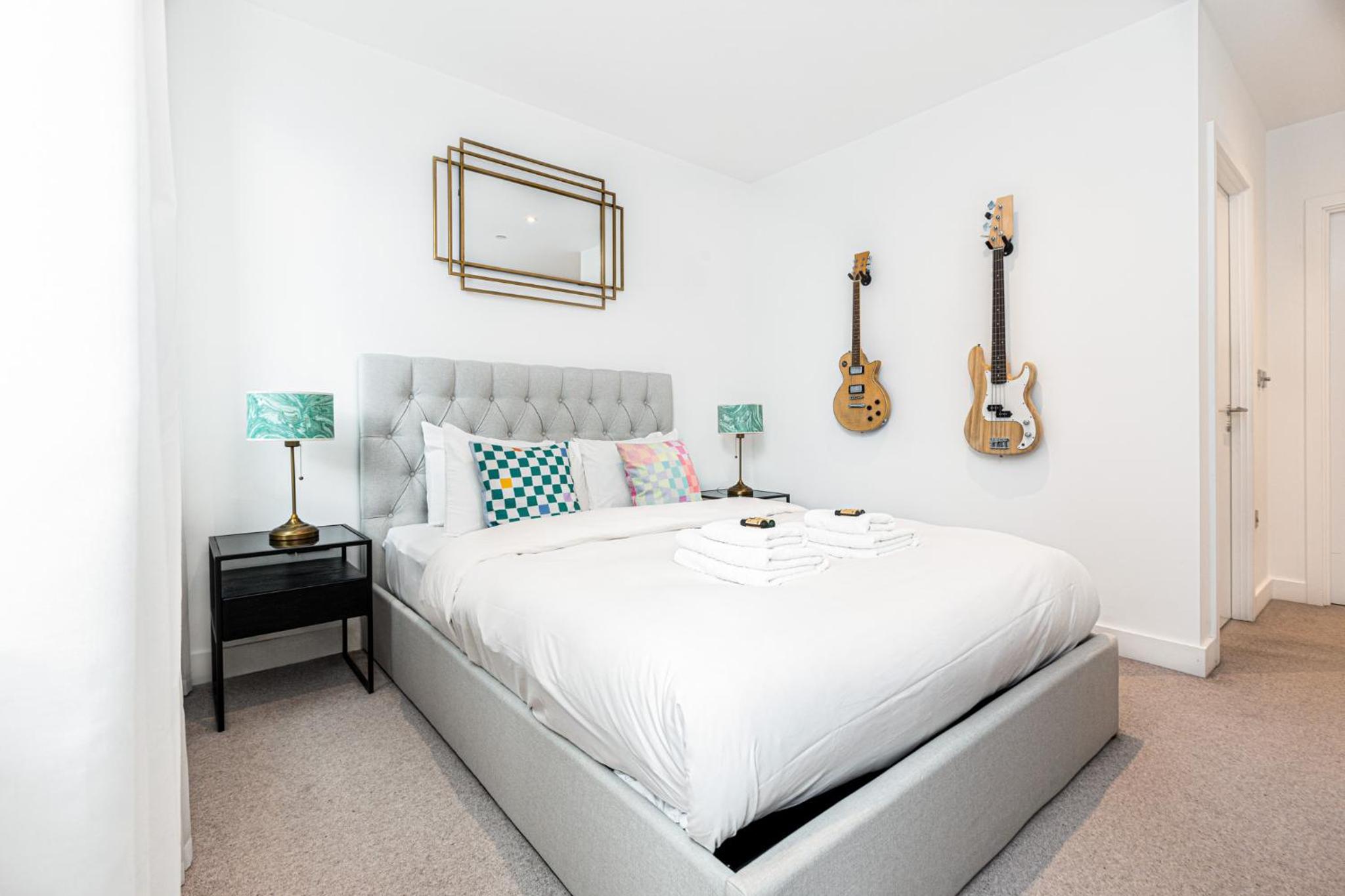 Modern New 1BR wbalcony, 2min Tottenham Hale Tube