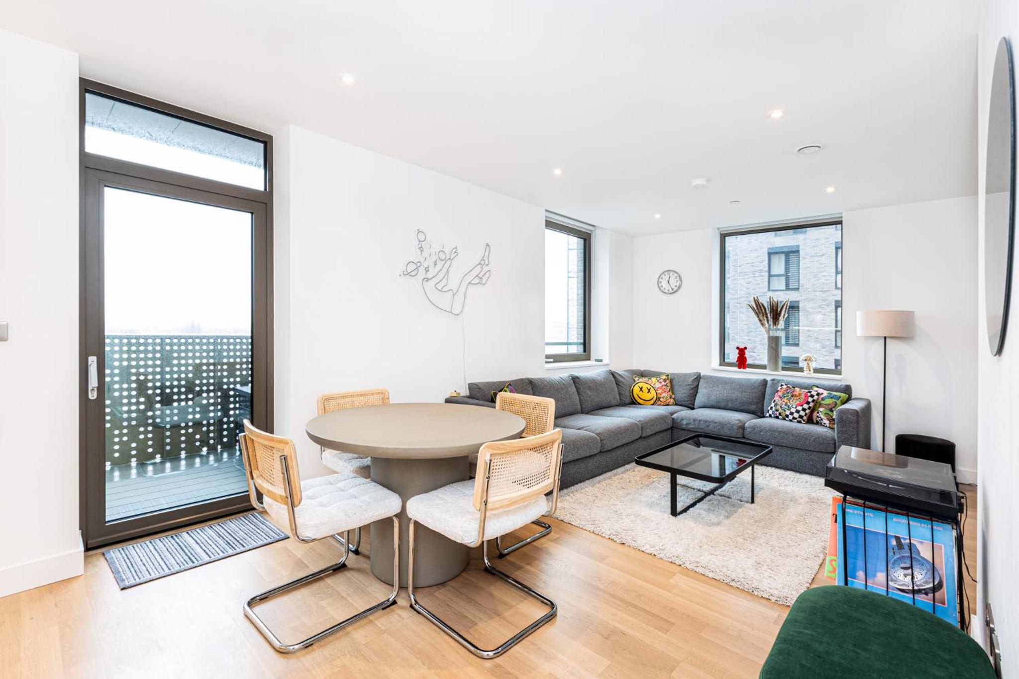 Modern New 1BR wbalcony, 2min Tottenham Hale Tube