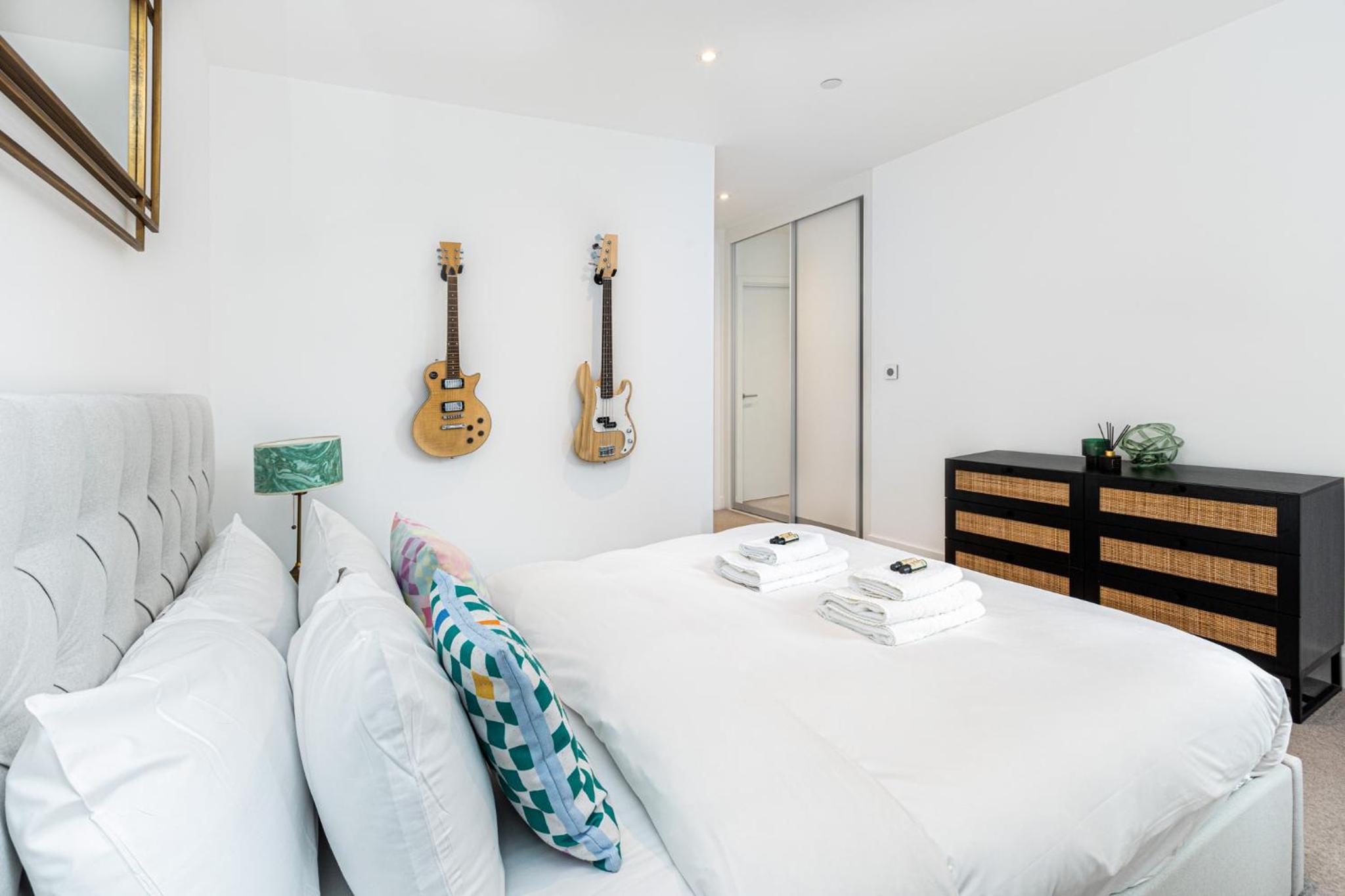 Modern New 1BR wbalcony, 2min Tottenham Hale Tube