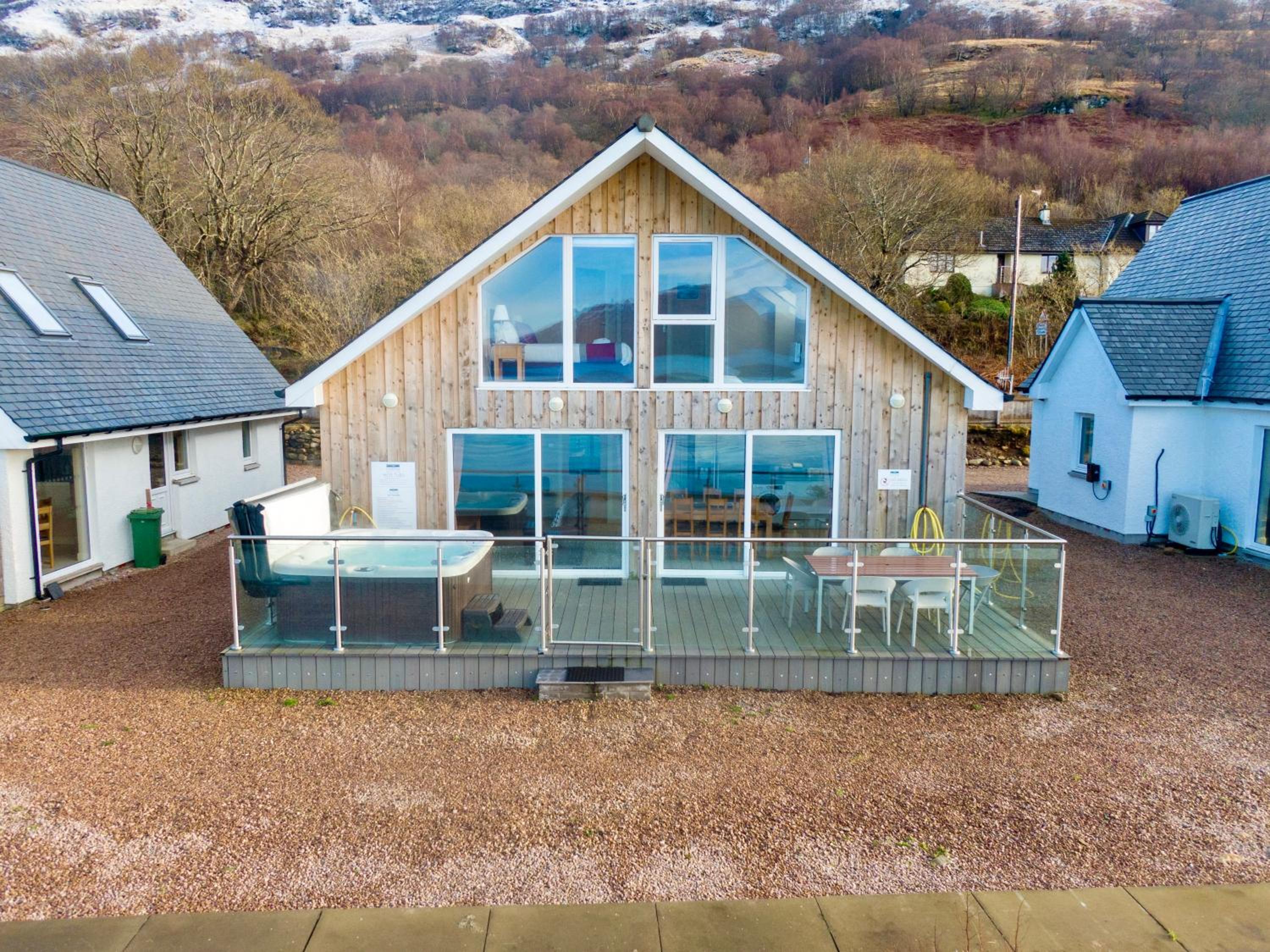 Beach Houses with Hot Tubs view 3