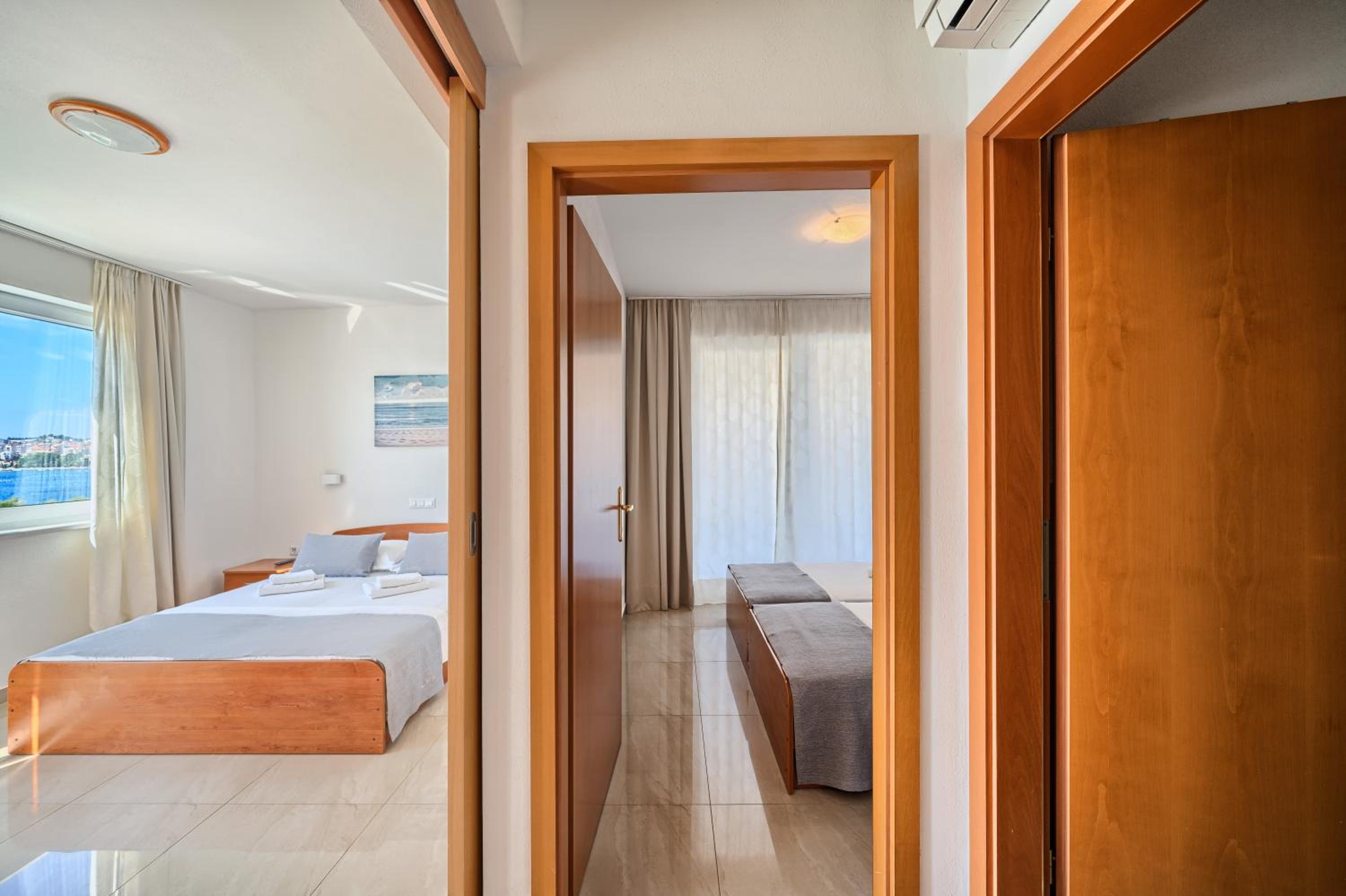 Sunset Split Rooms