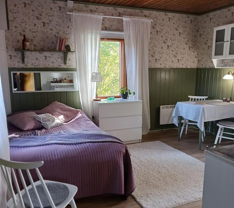 Romantic Old Country Cottage with sauna for Couples