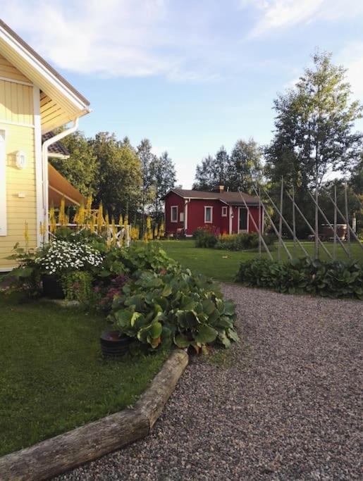Romantic Old Country Cottage with sauna for Couples
