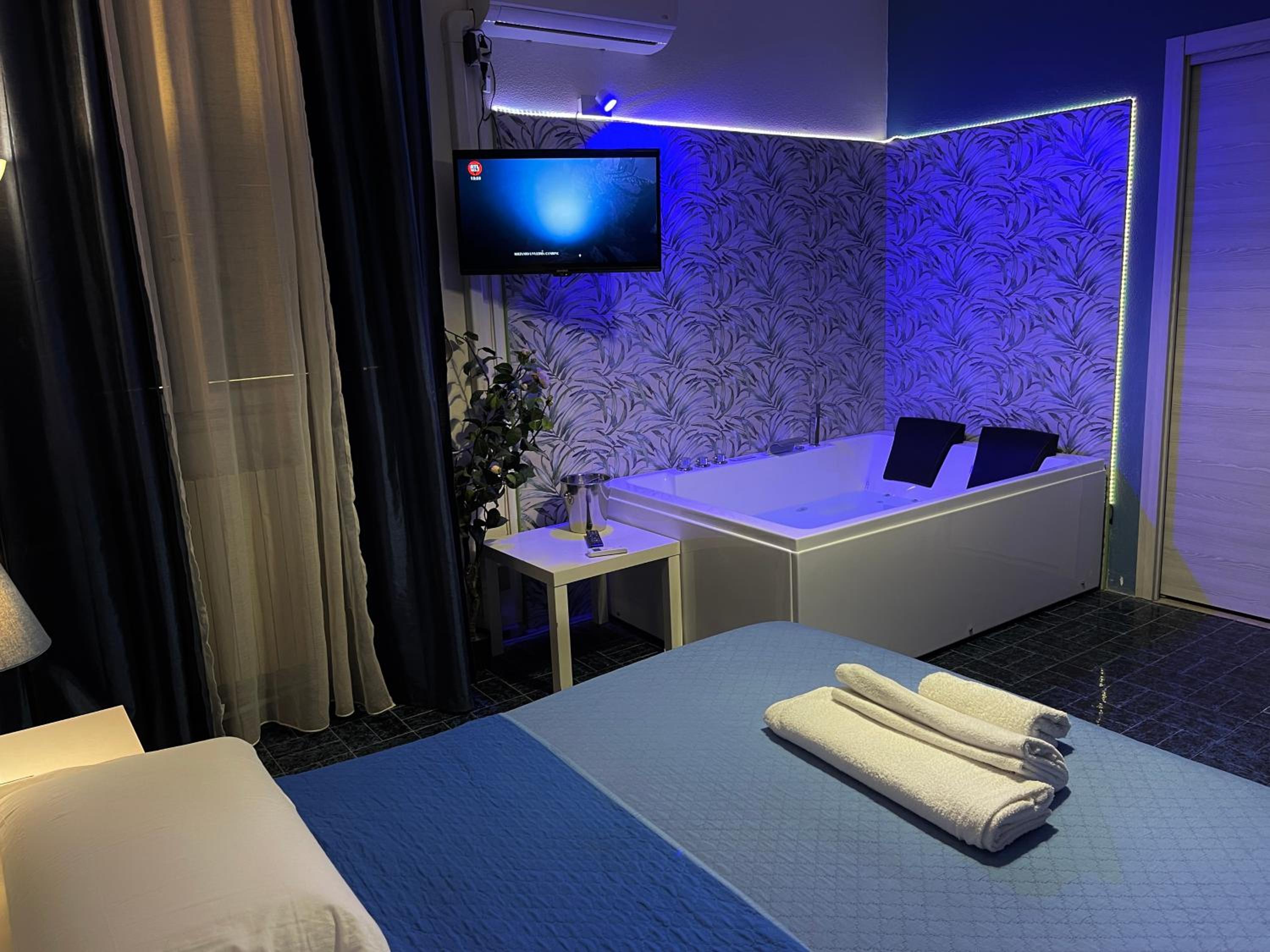 Etnea Glamour House