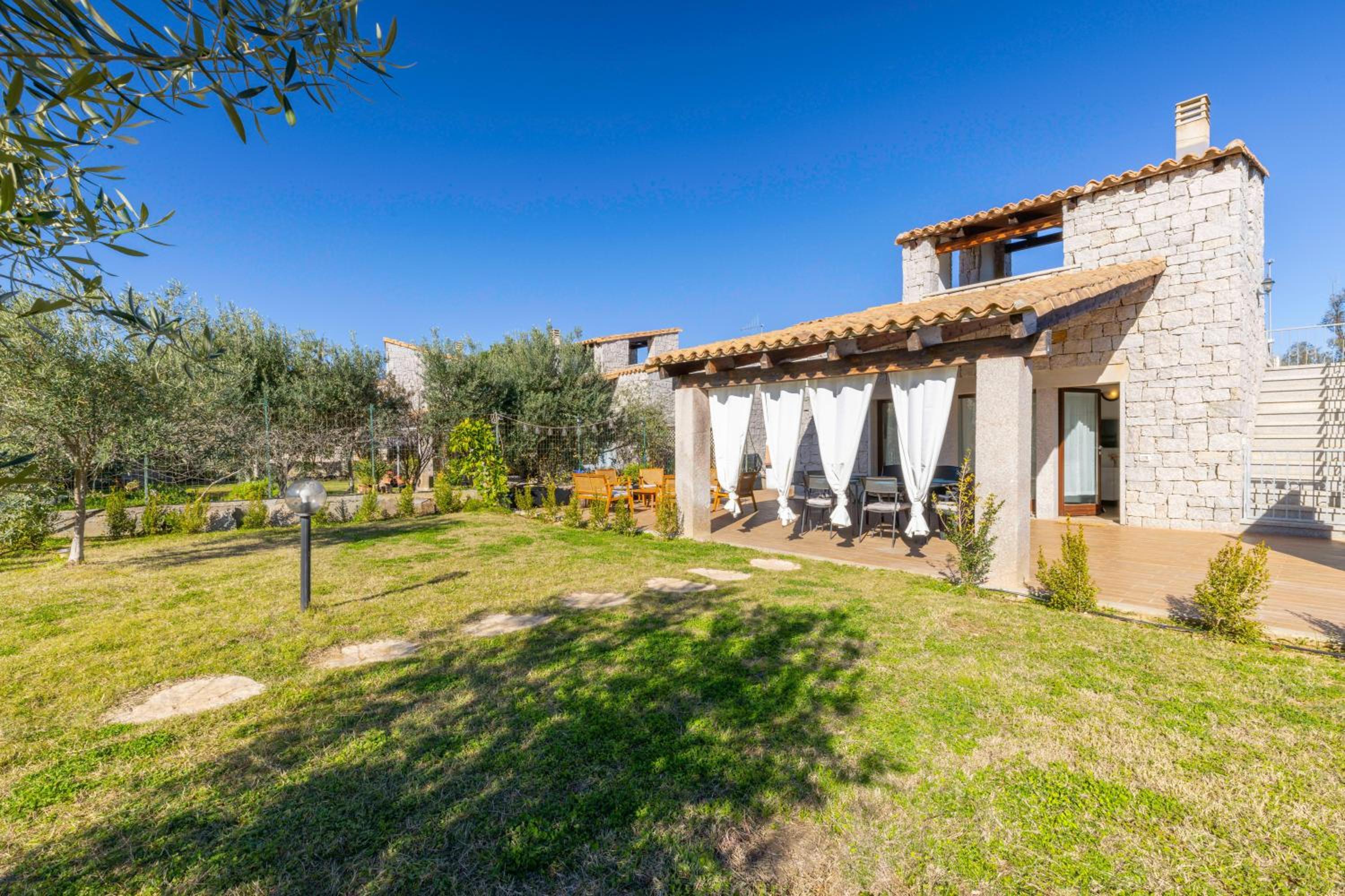 Villa del Moro, FREE WIFI, 300mt from Sinzias' Beach view 3