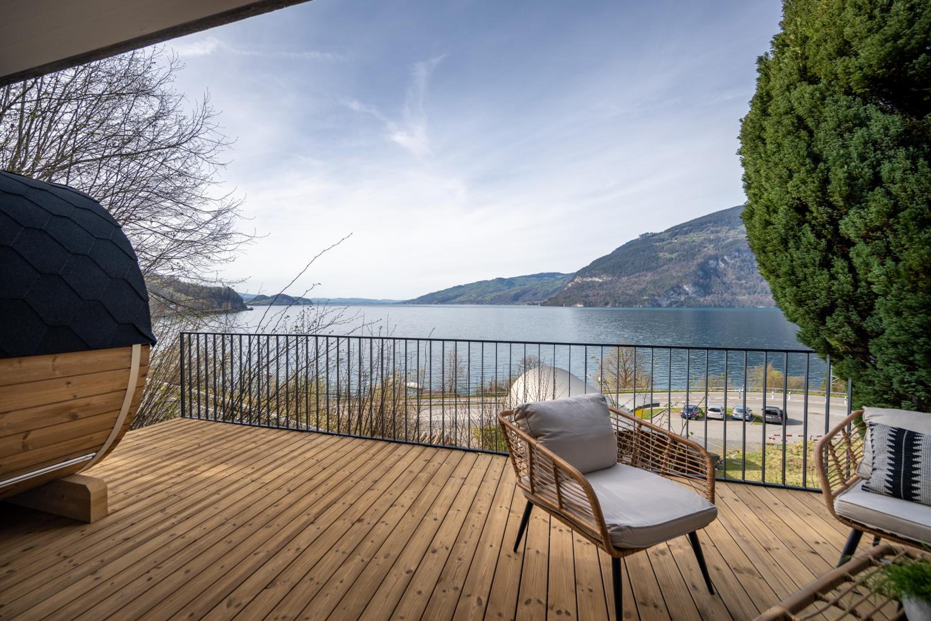 Bijou Lake Side Sauna - Panorama-Terrasse, Sauna und Seeblick