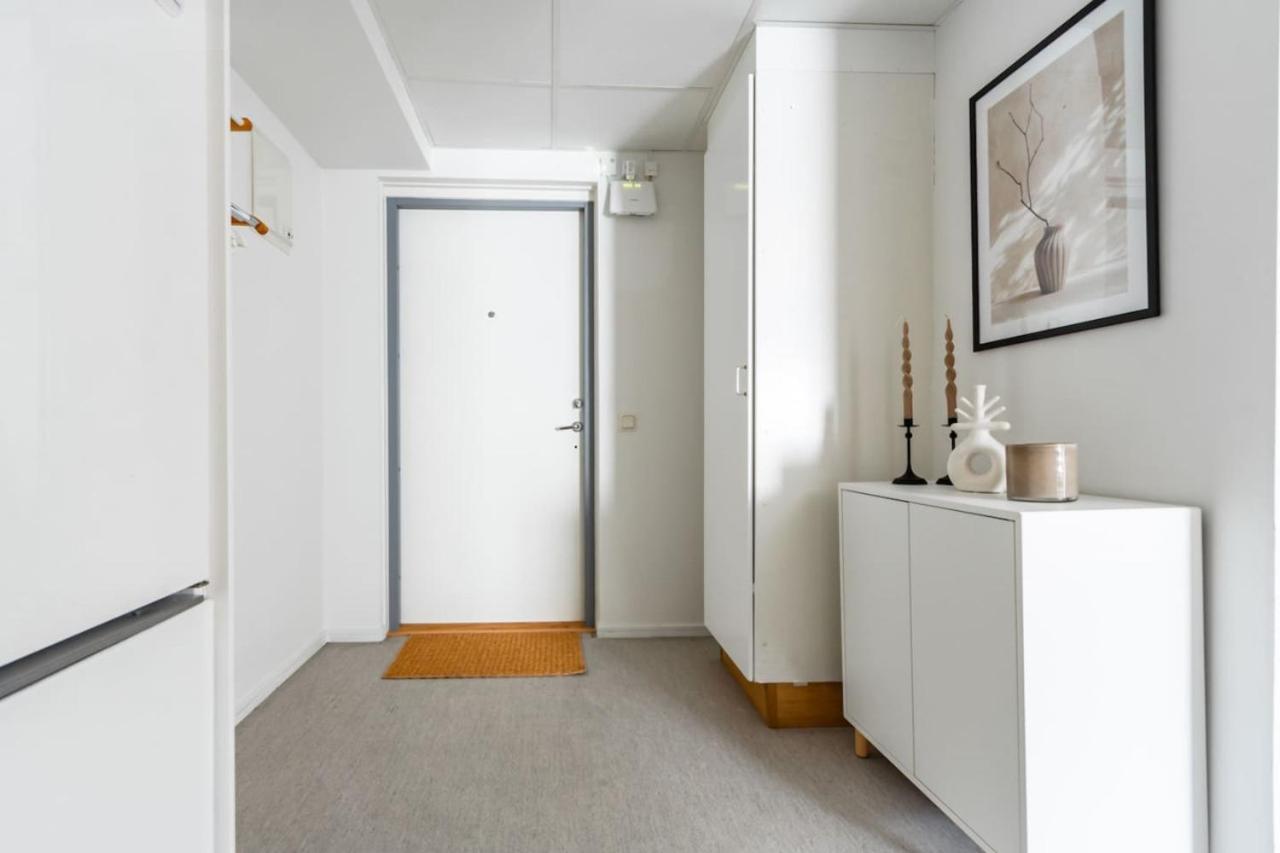 Cheap stay on hip Södermalm - construction work view 4