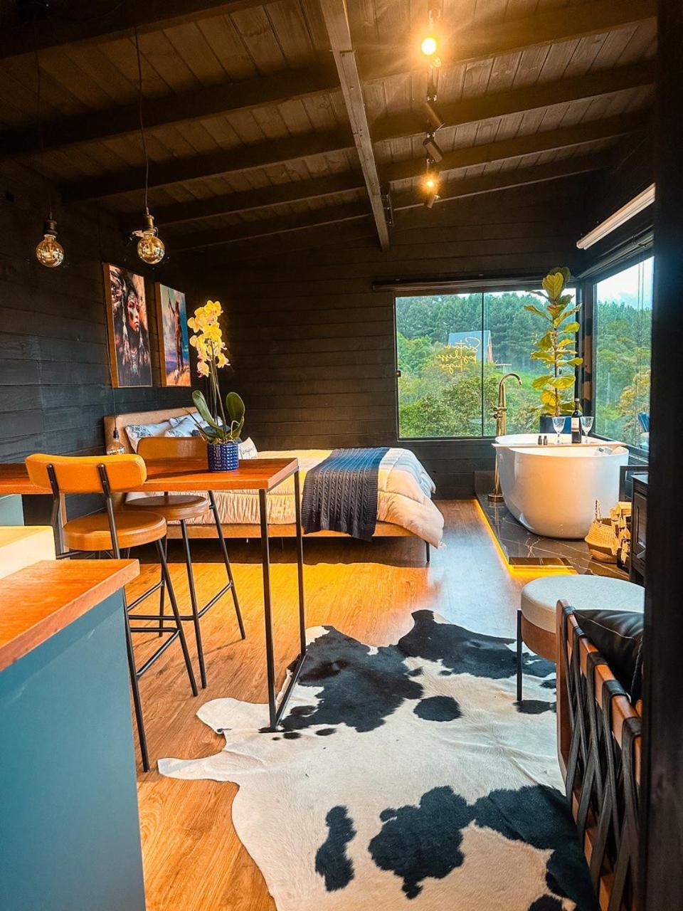 Chalé Romântico na Serra com Jacuzzi.