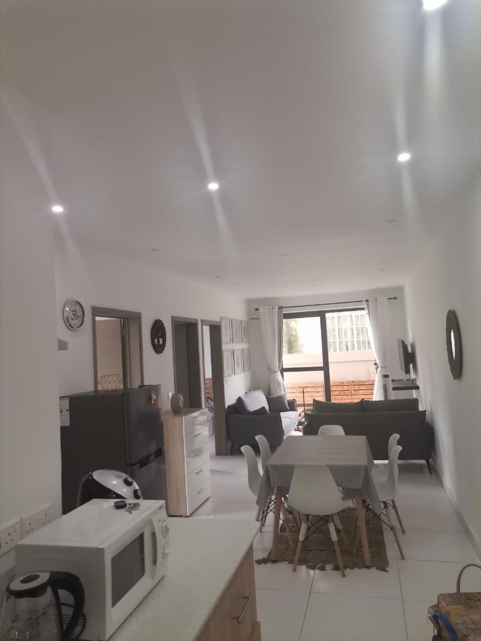 Kensington Square Luxury Apartment view 5