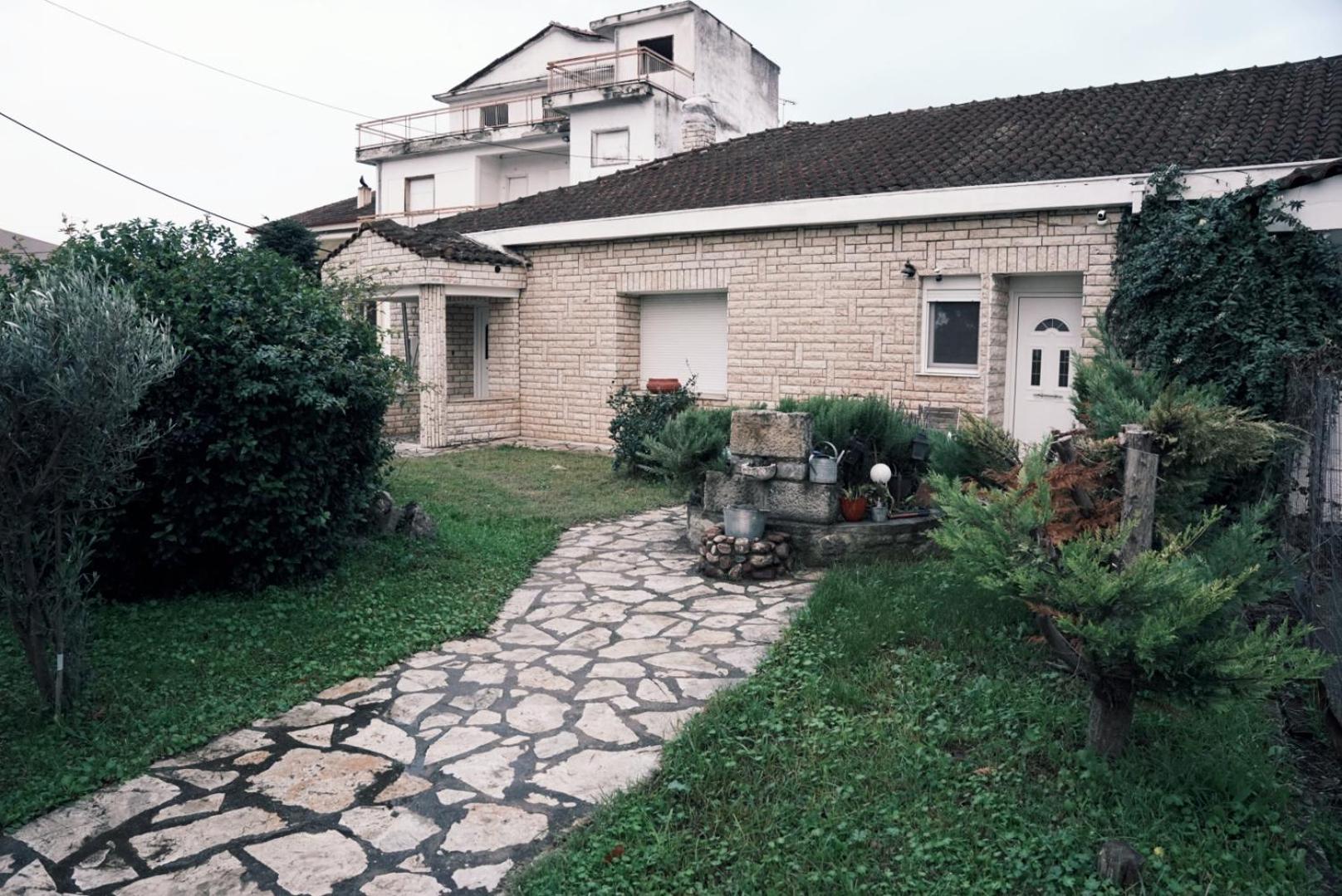 Photo 48