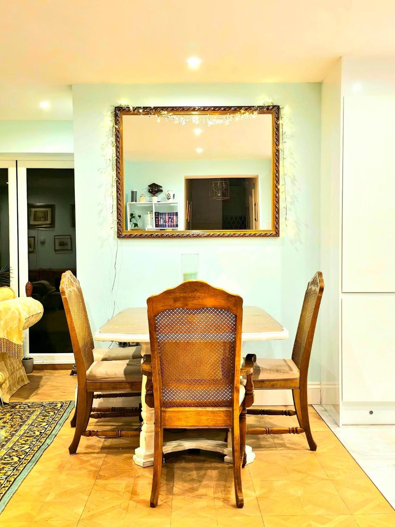 Spacious flat with a garden near tube, train, Thames and the city center