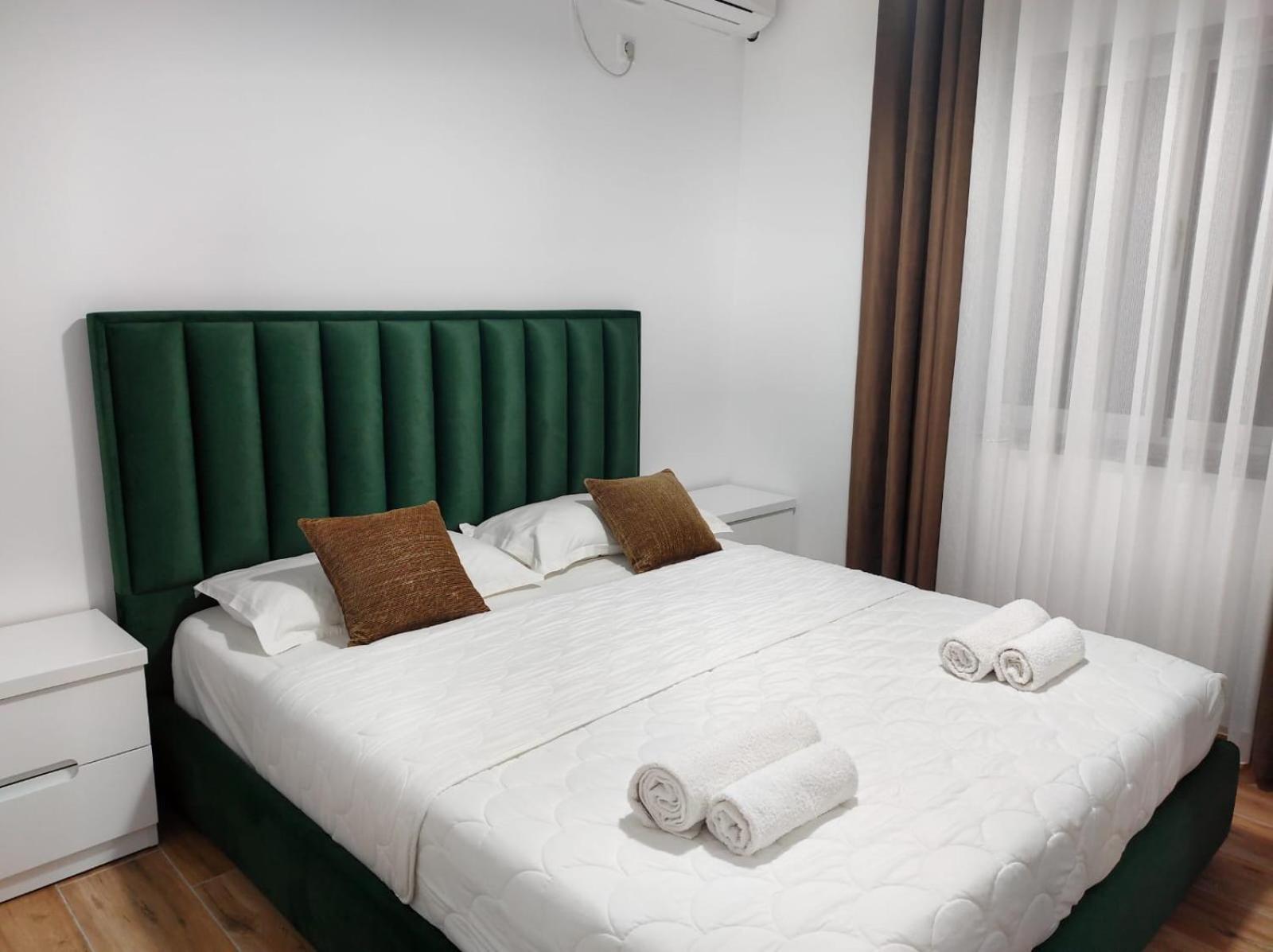 Four Seasons Apartments