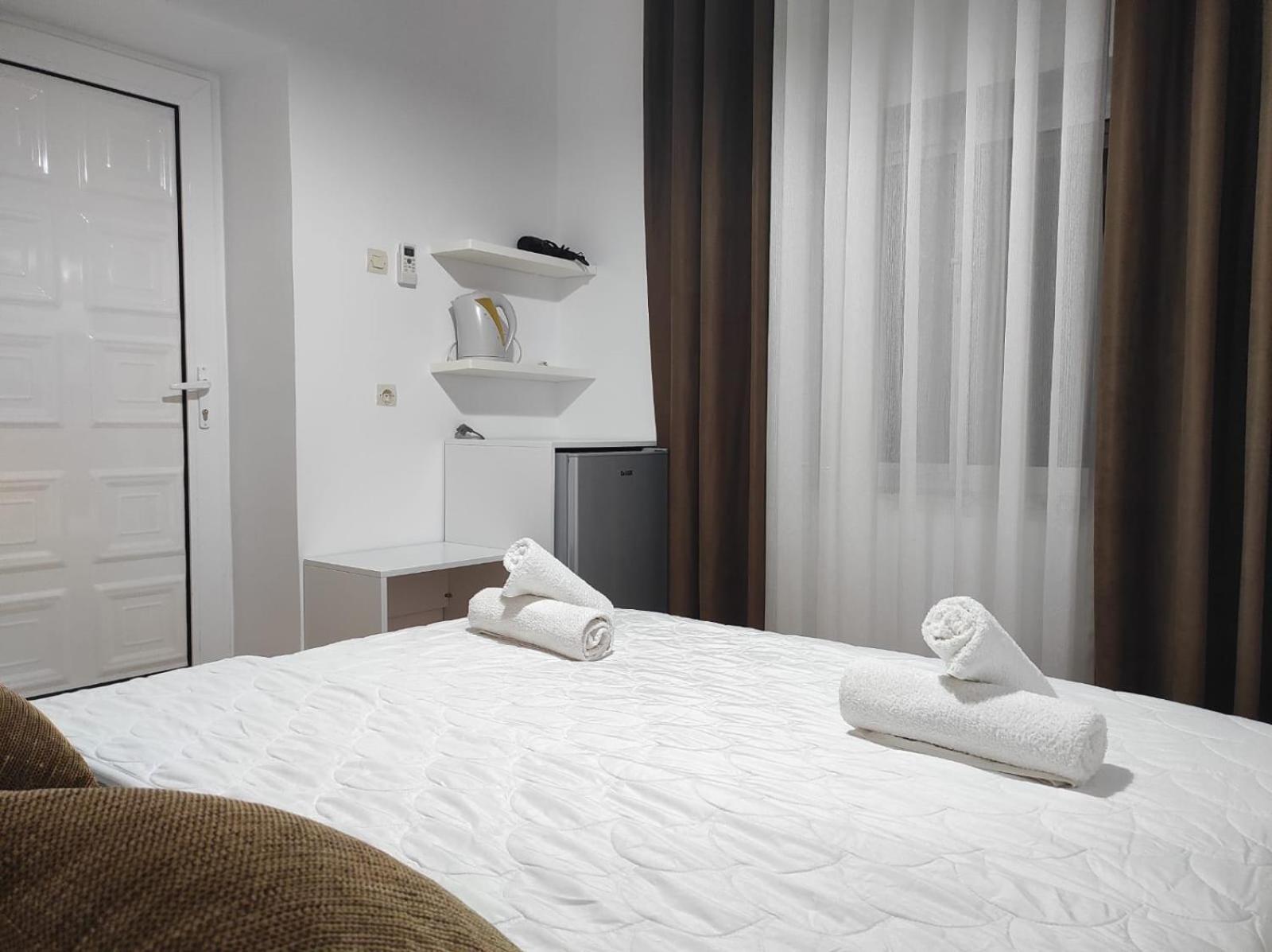 Four Seasons Apartments