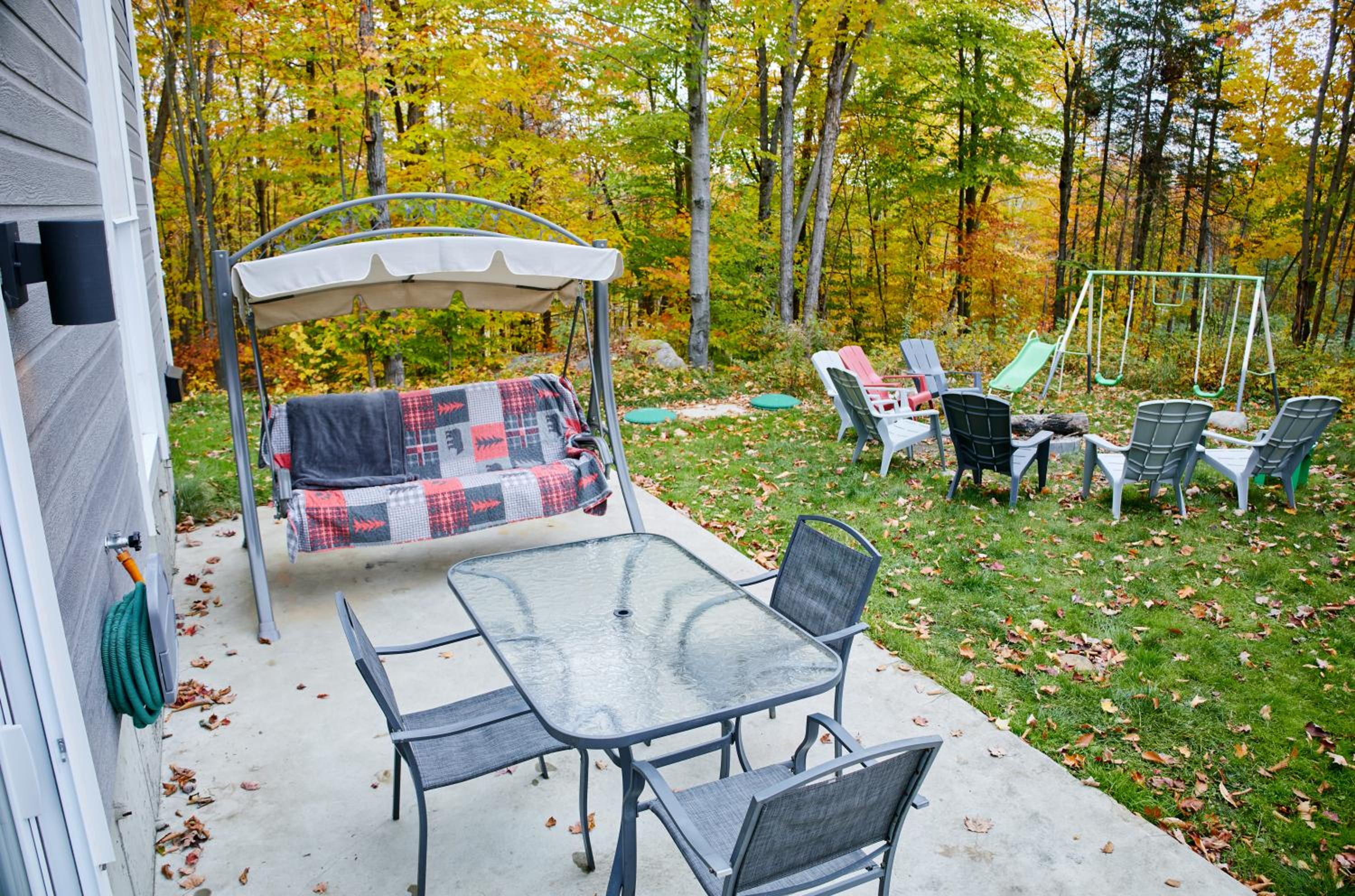 Cottage le Cerf (modern, spa, BBQ, accès lac Lili)