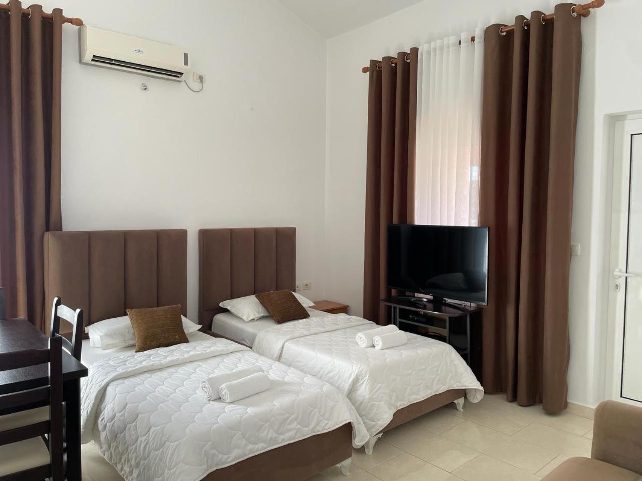 Four Seasons Apartments