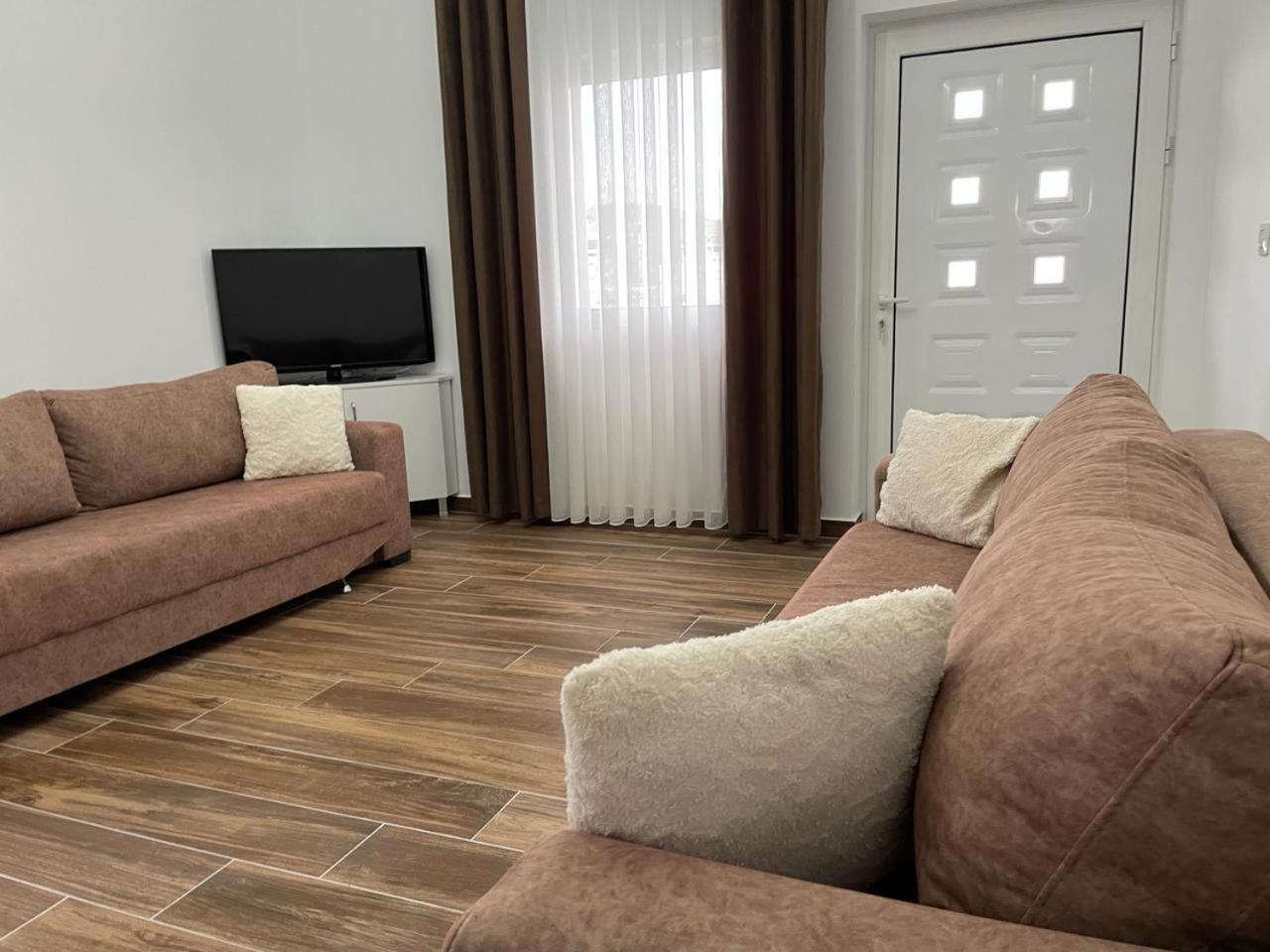 Four Seasons Apartments