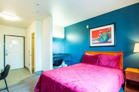 The Vistas 119 Modern studio with full kitchen 1st floor great location view 3