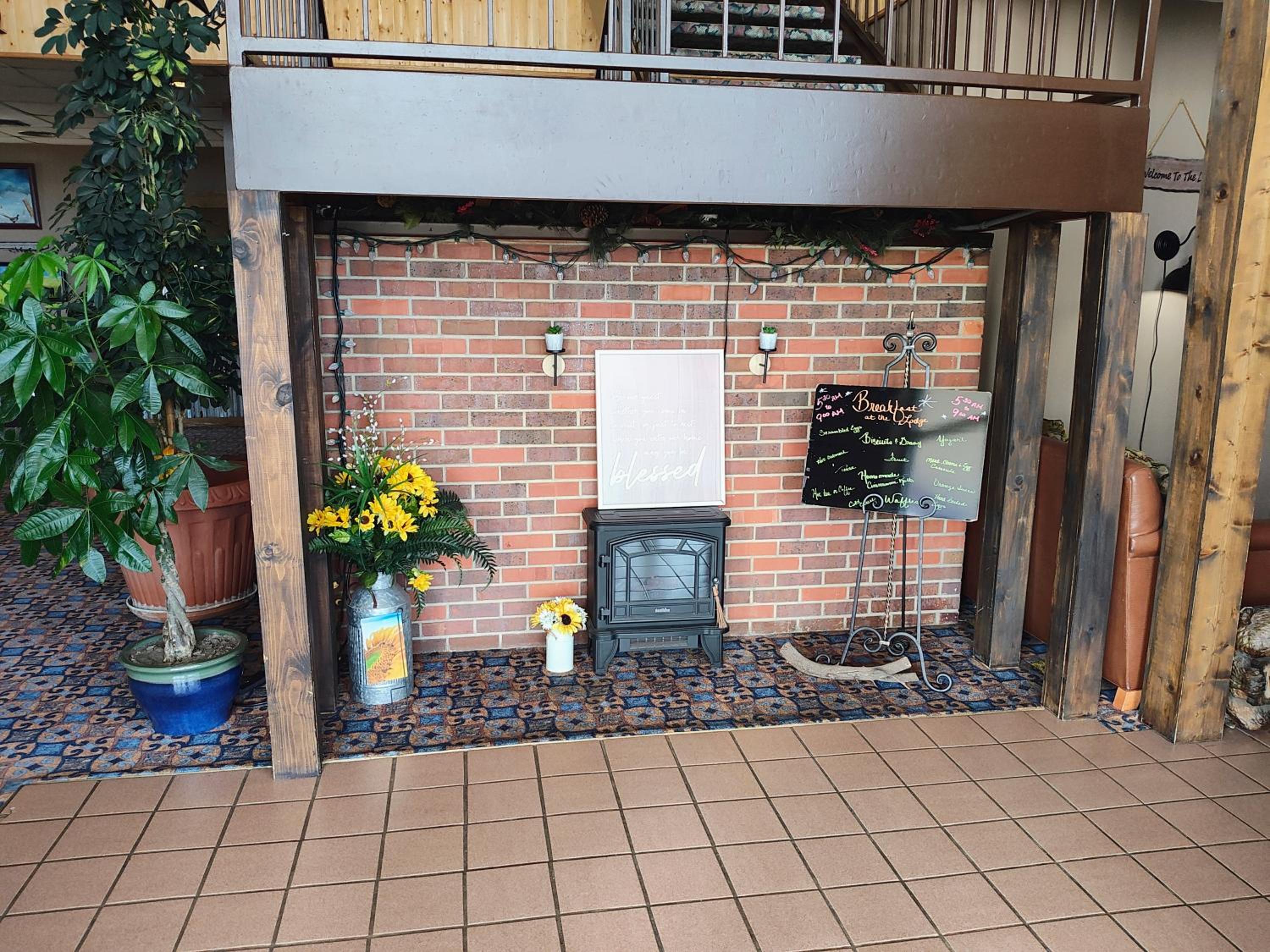 The Lodge at Russell - Russell Inn