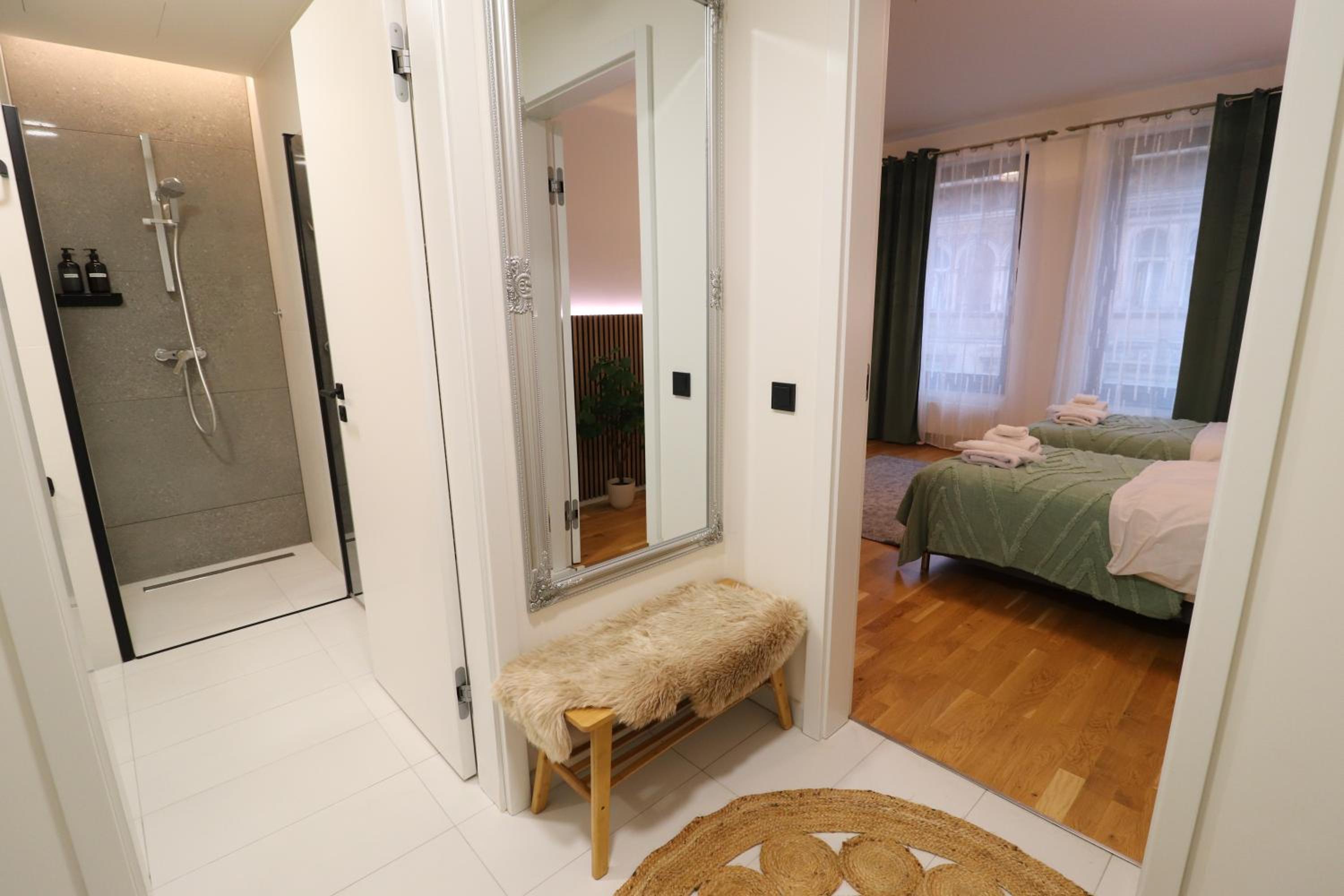 Jasminn Apartments