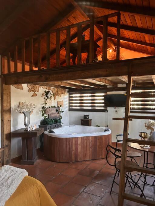 Cabaña jacuzzi Huasca view 3