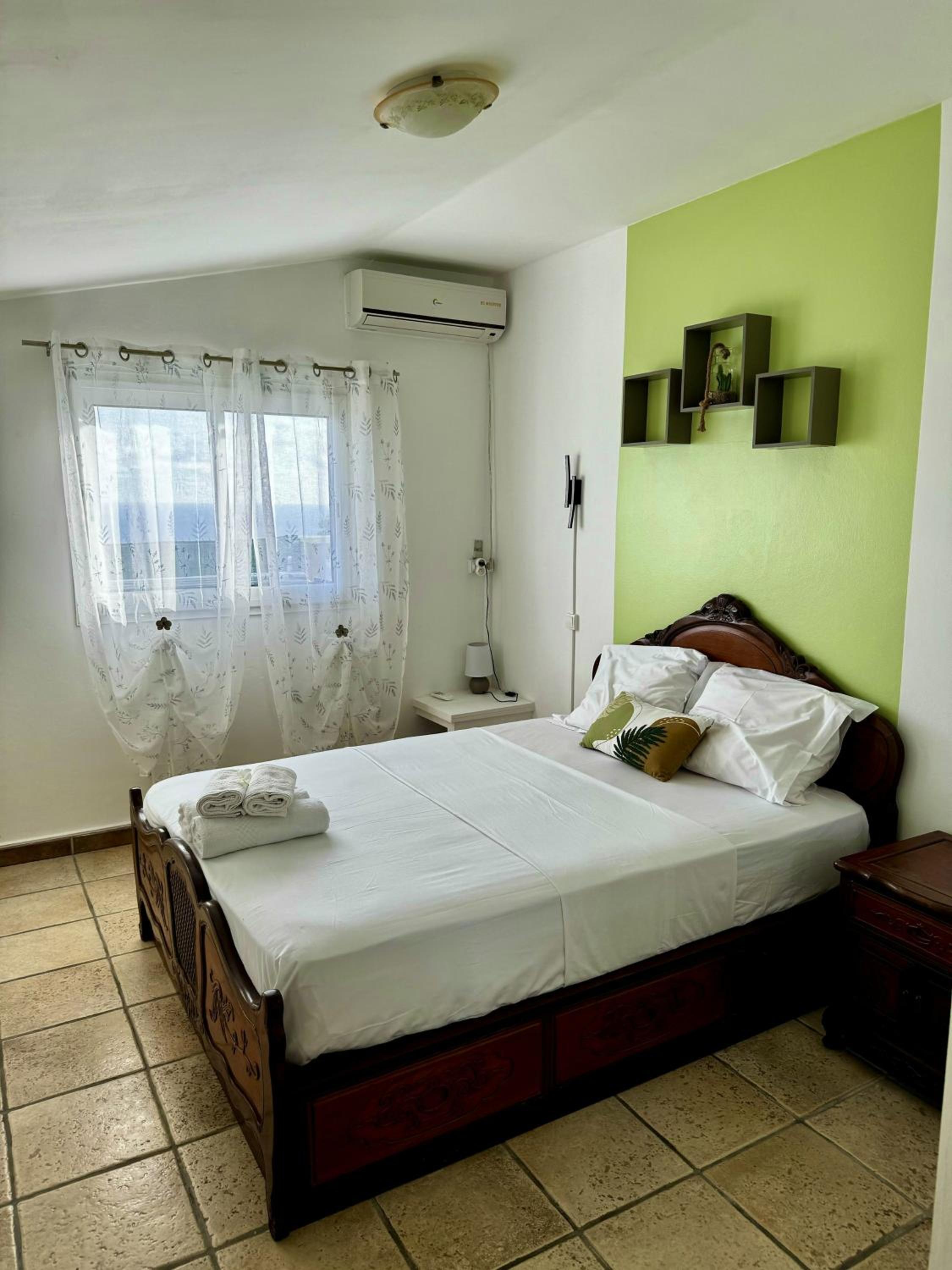 Appartement charmant à Saint-Joseph, 50 m², vue sur mer, piscine view 5