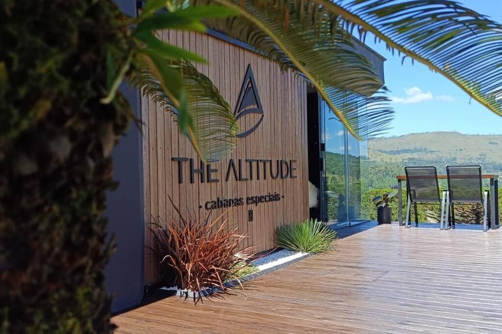 Cabana Requintada em Meio as Montanhas