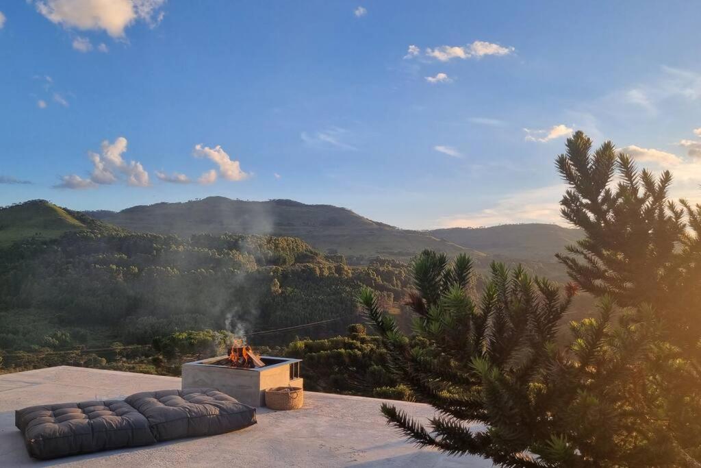 Cabana Requintada em Meio as Montanhas