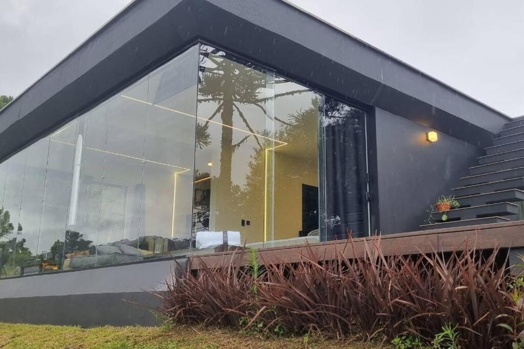 Cabana Requintada em Meio as Montanhas