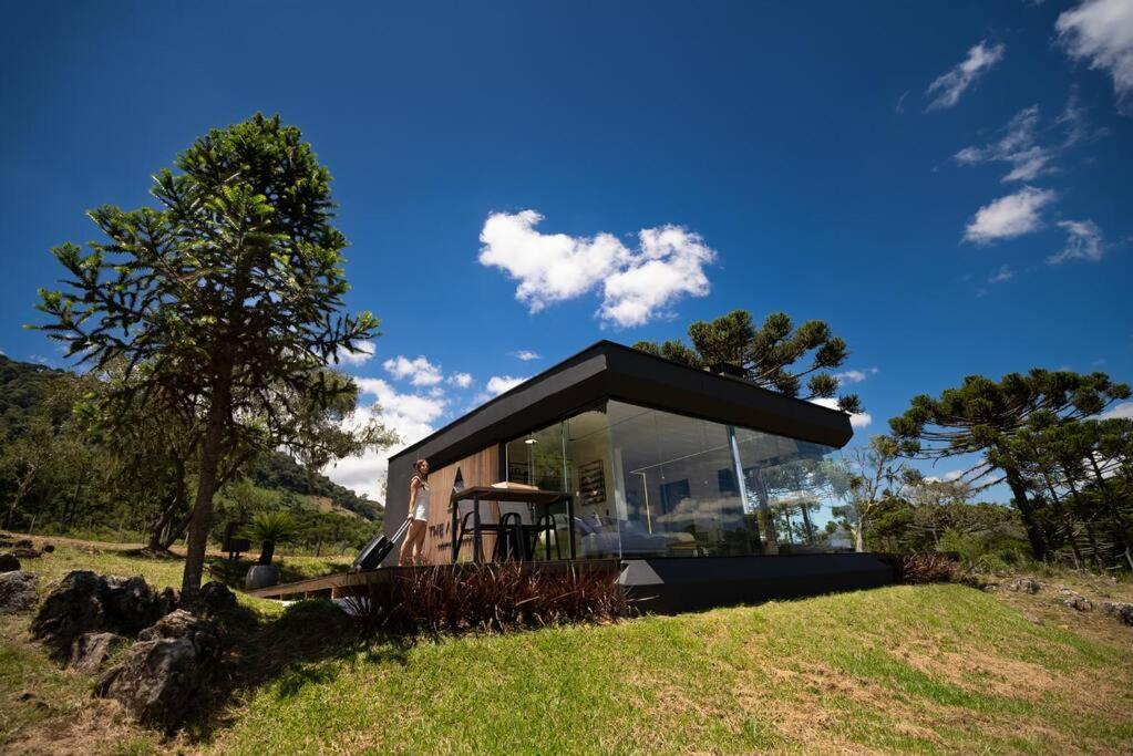 Cabana Requintada em Meio as Montanhas