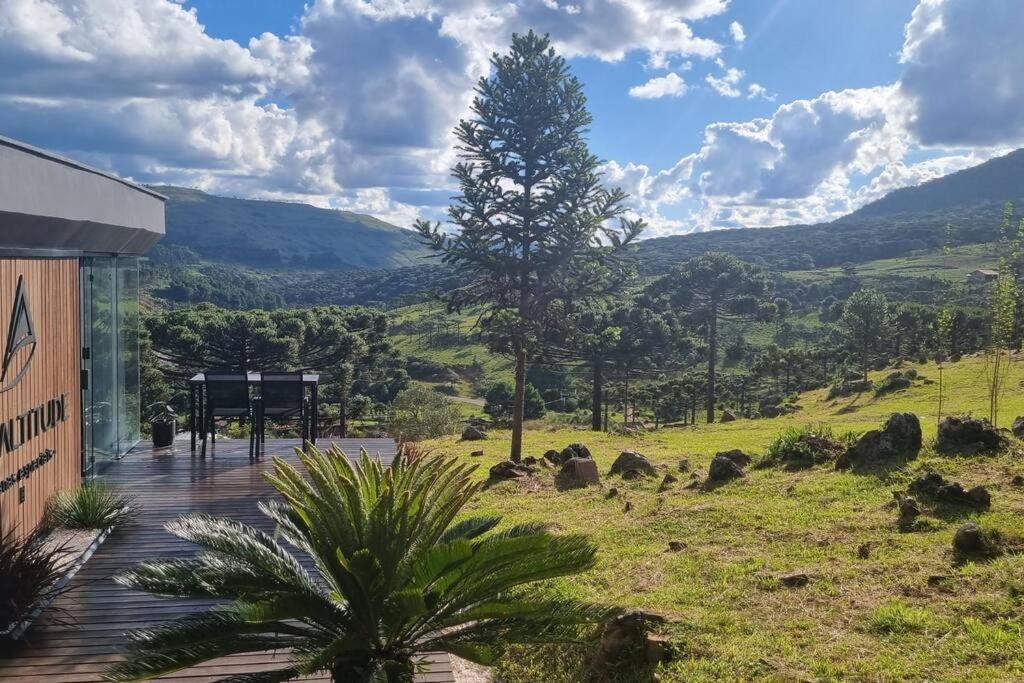 Cabana Requintada em Meio as Montanhas