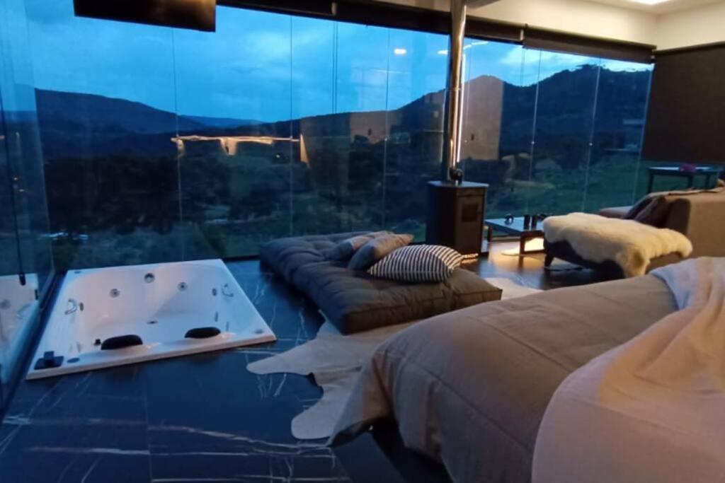Cabana Requintada em Meio as Montanhas