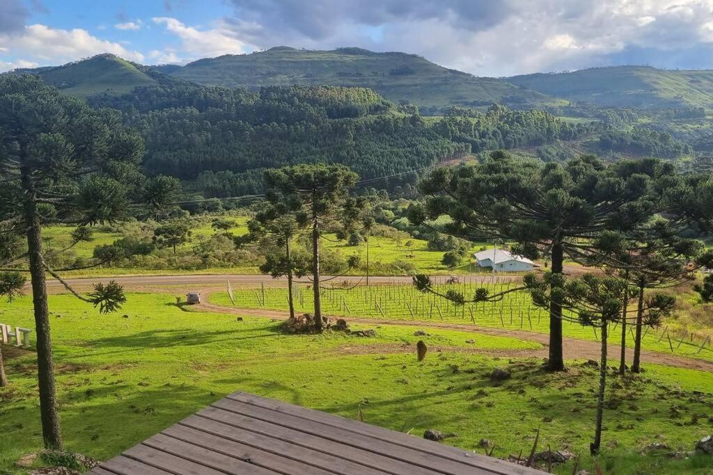 Cabana Requintada em Meio as Montanhas