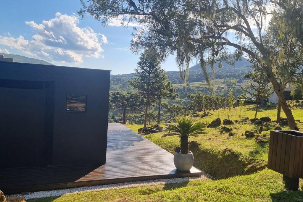 Cabana Requintada em Meio as Montanhas