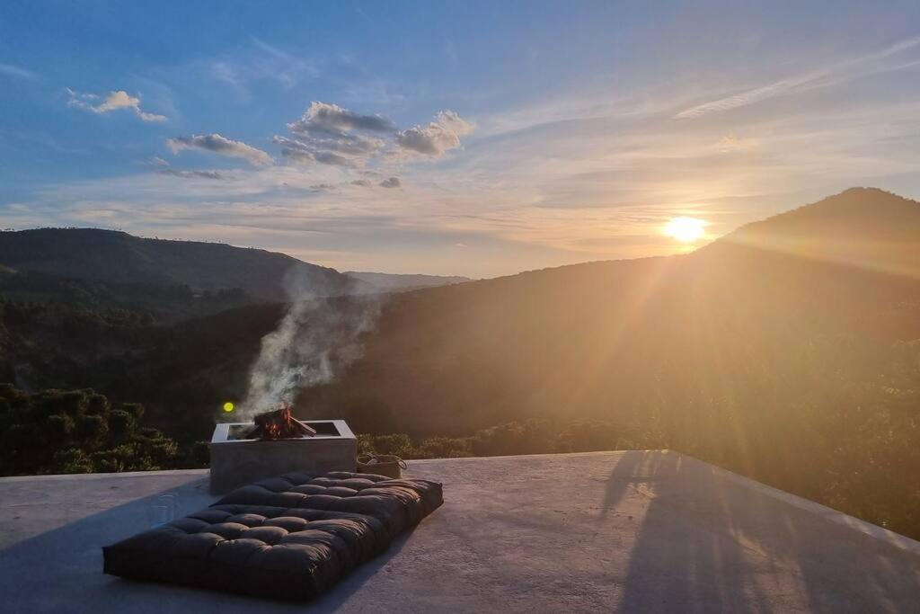 Cabana Requintada em Meio as Montanhas